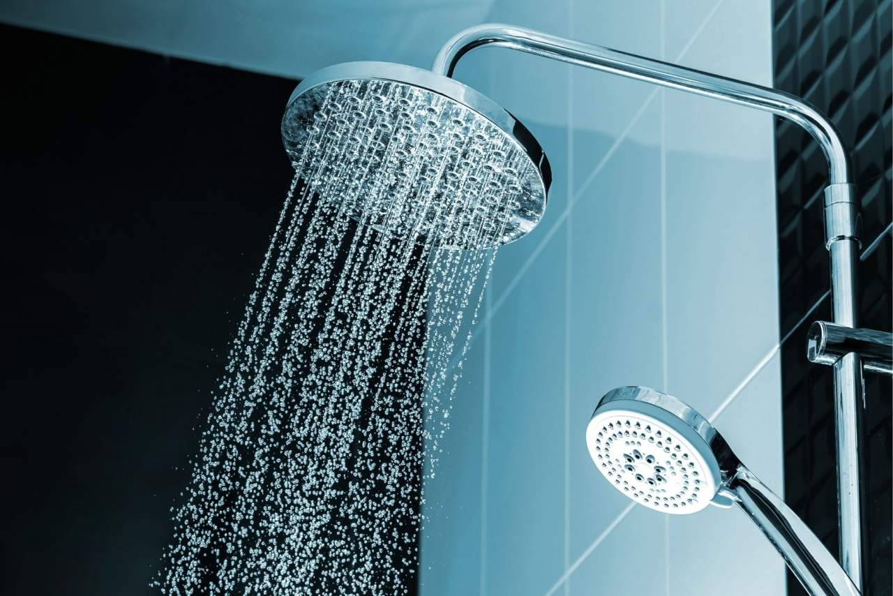 Alcavida: Ventajas de bañarse con filtro de ducha