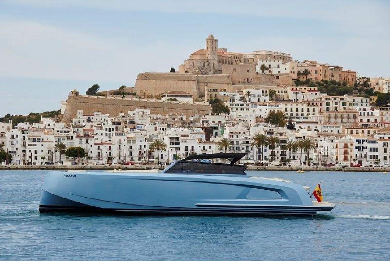 Alquiler de barco en Ibiza: Yacht IN Ibiza