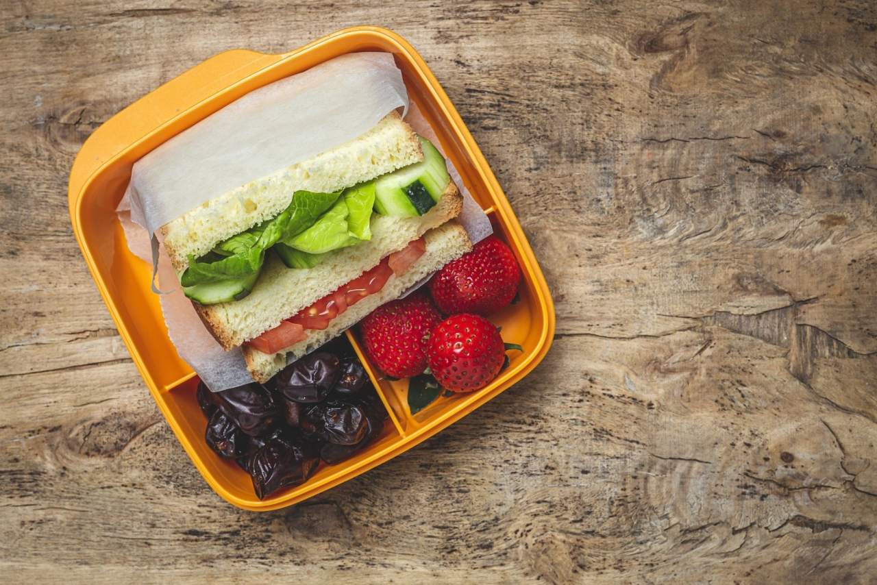 La alternativa para recibir tuppers semanales saludables a domicilio se llama Santa & Bendita