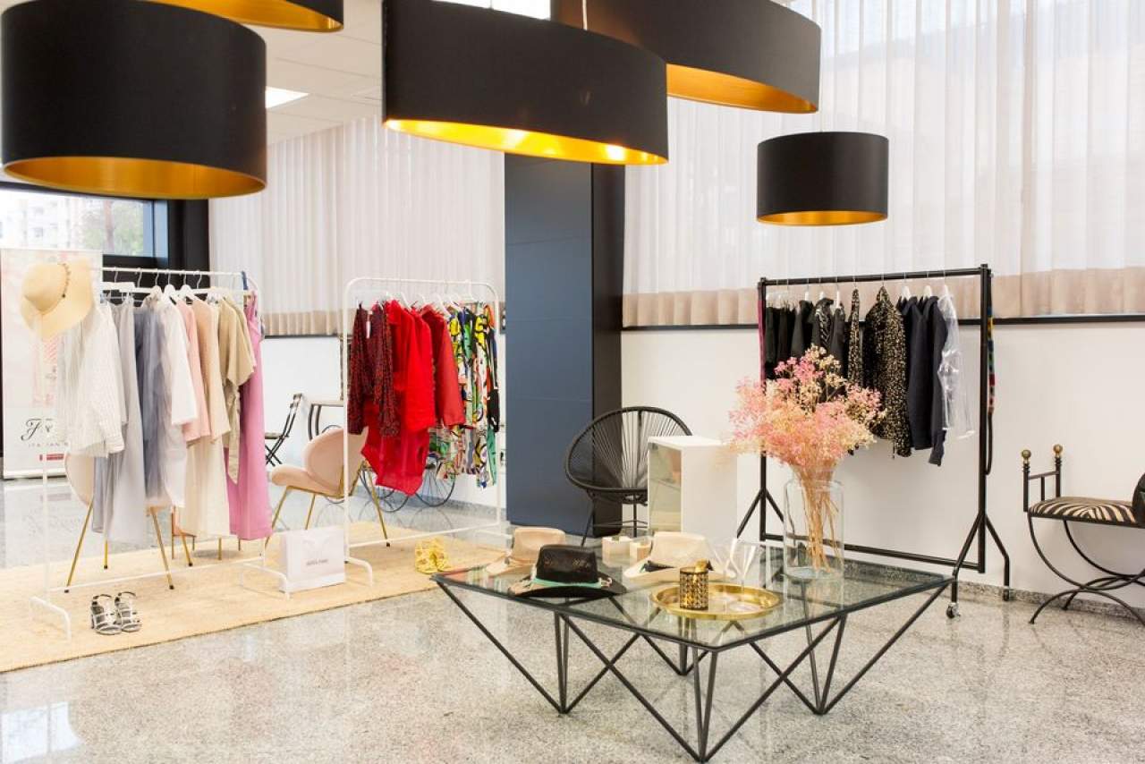 Las actrices españolas Andrea Duro y Eva Isanta visitan Ibiza Showroom by NM