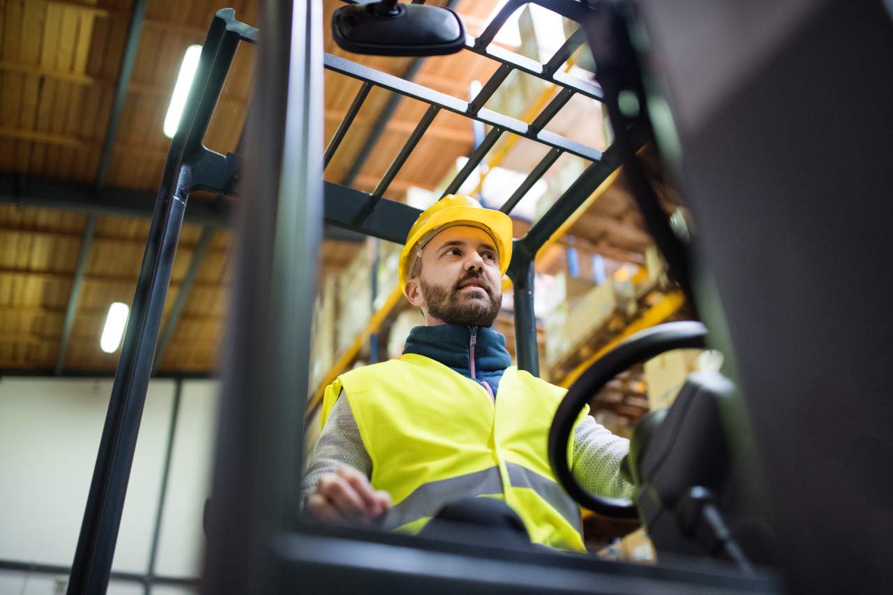 Se espera que las carretillas elevadoras en España aumenten su demanda en 2021 tras la activación de los comercios según HP Elevación