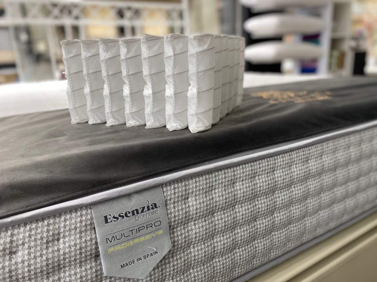 Muebles Industria liquida el stock de colchones ofreciendo un 30% de descuento