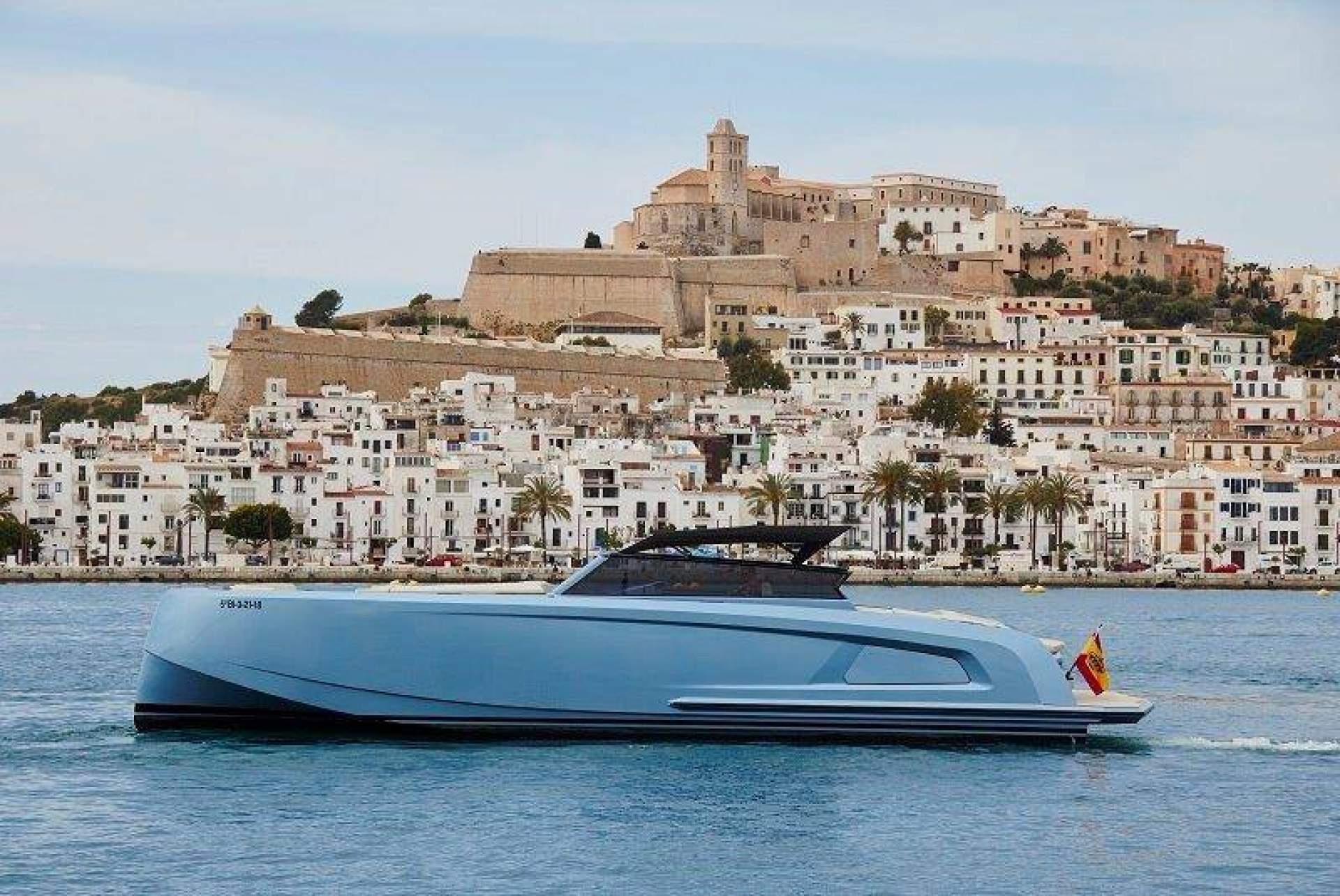 Pasar las vacaciones en yate de lujo gracias a la compañía Yacht IN Ibiza