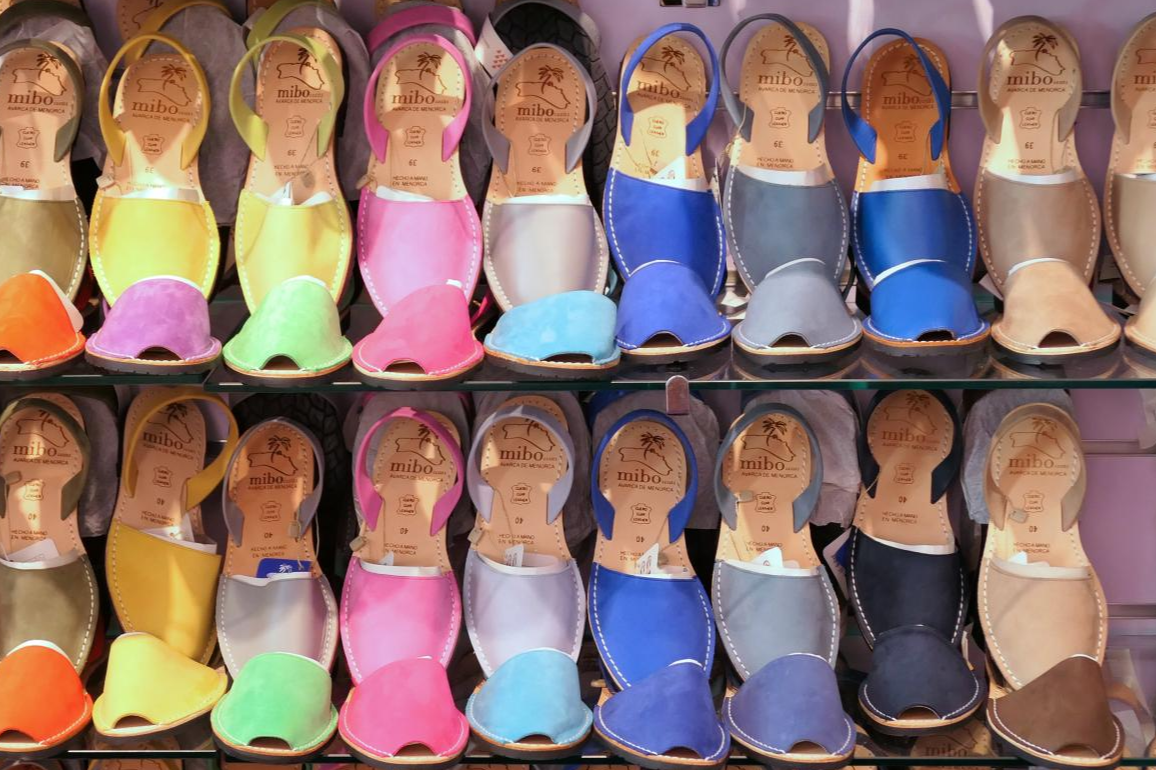 La tienda de referencia en abarcas menorquinas: Bouttye