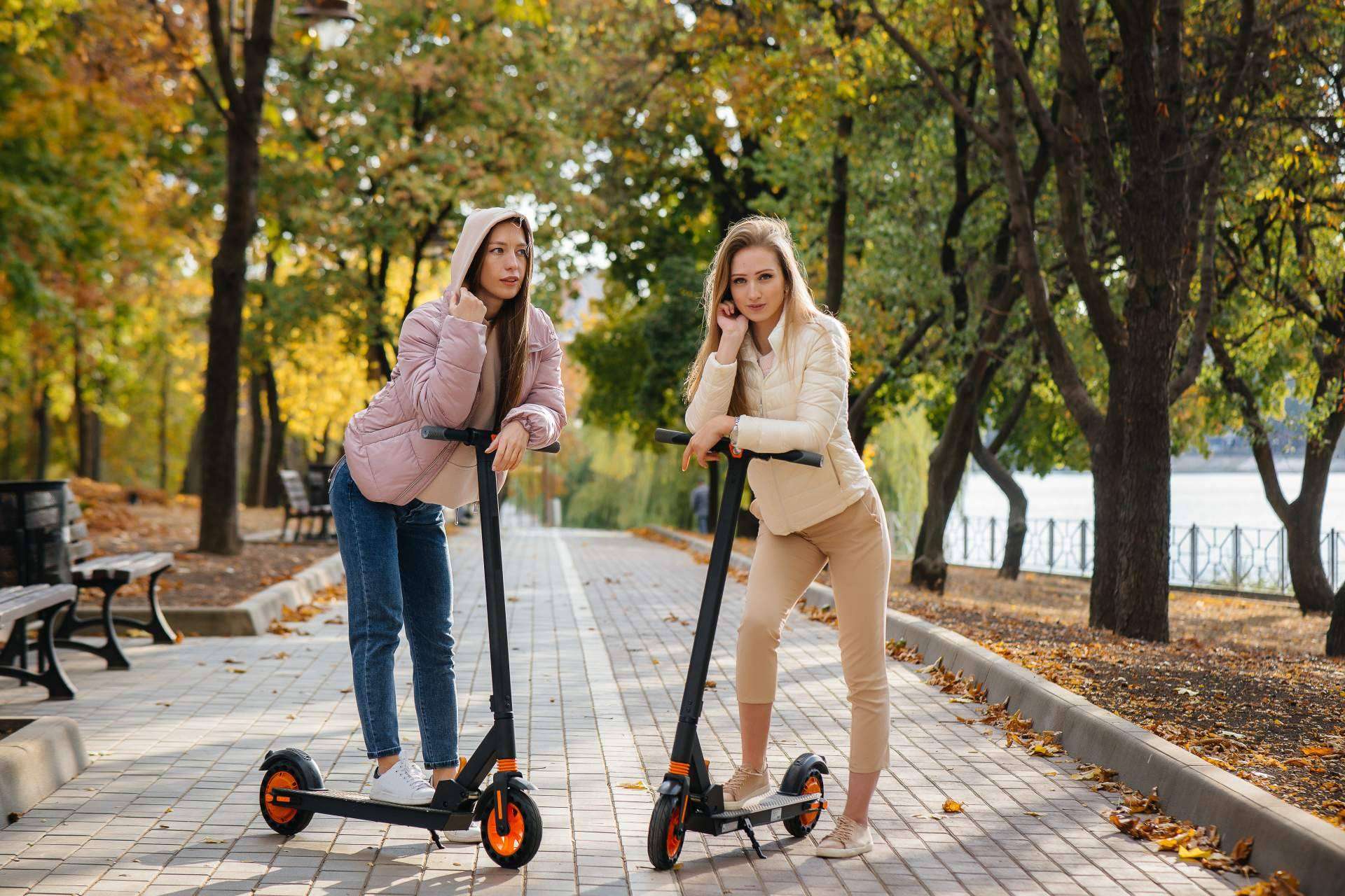 La última tendencia es alquilar un patinete eléctrico en Barcelona con LYNX