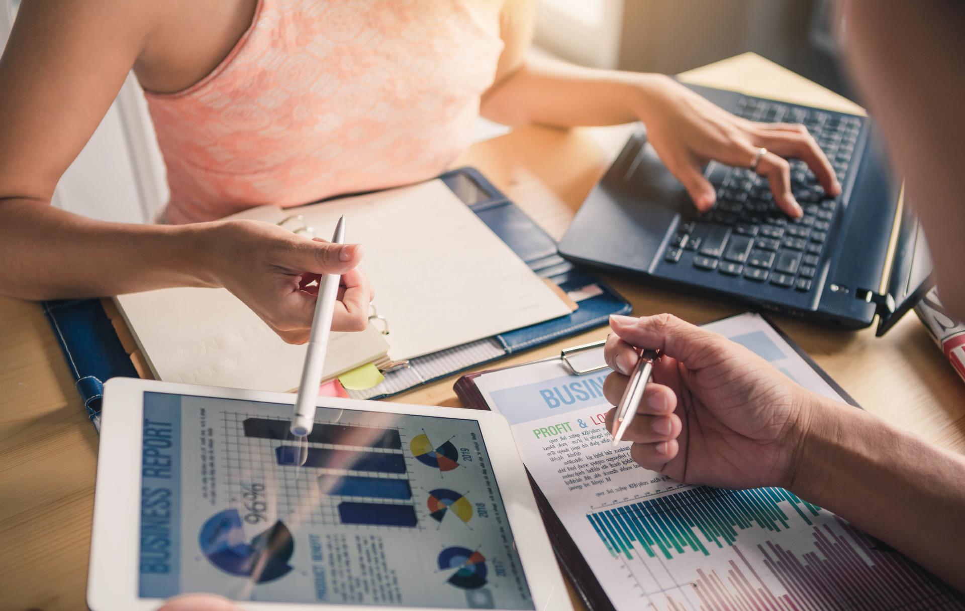 El experto en marketing digital, Juan Benítez, afirma que el año 2021 ha marcado un antes y un después en los negocios gracias al marketing digital