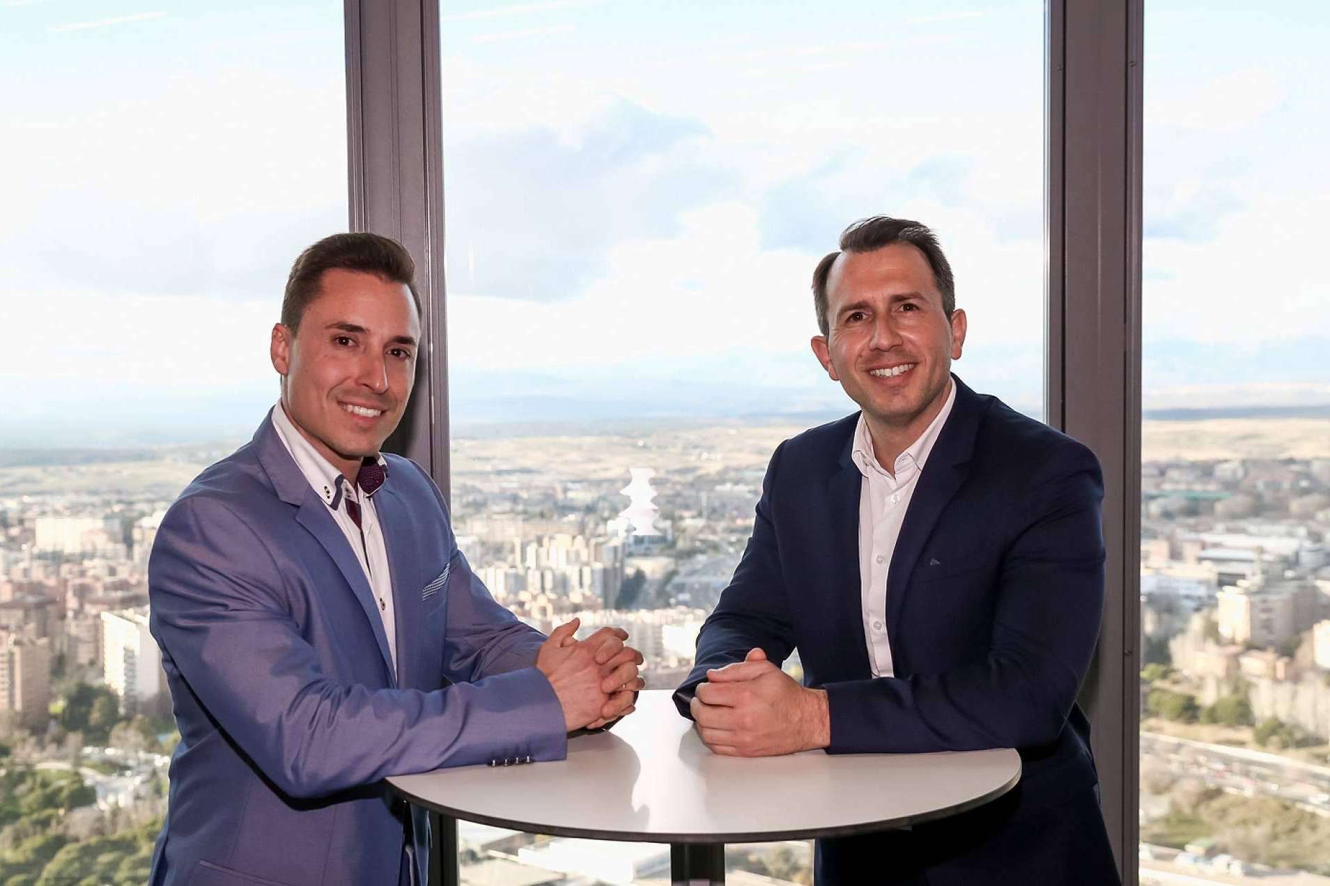 ¿Cómo cerrar una venta de alto valor? Las técnicas de venta de Alfonso & Christian
