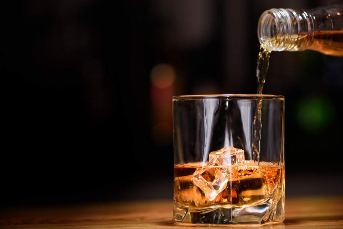 Tú Pones el Vaso: el Whisky Dimple se convierte en una de las bebidas más buscadas en Internet durante el año 2020
