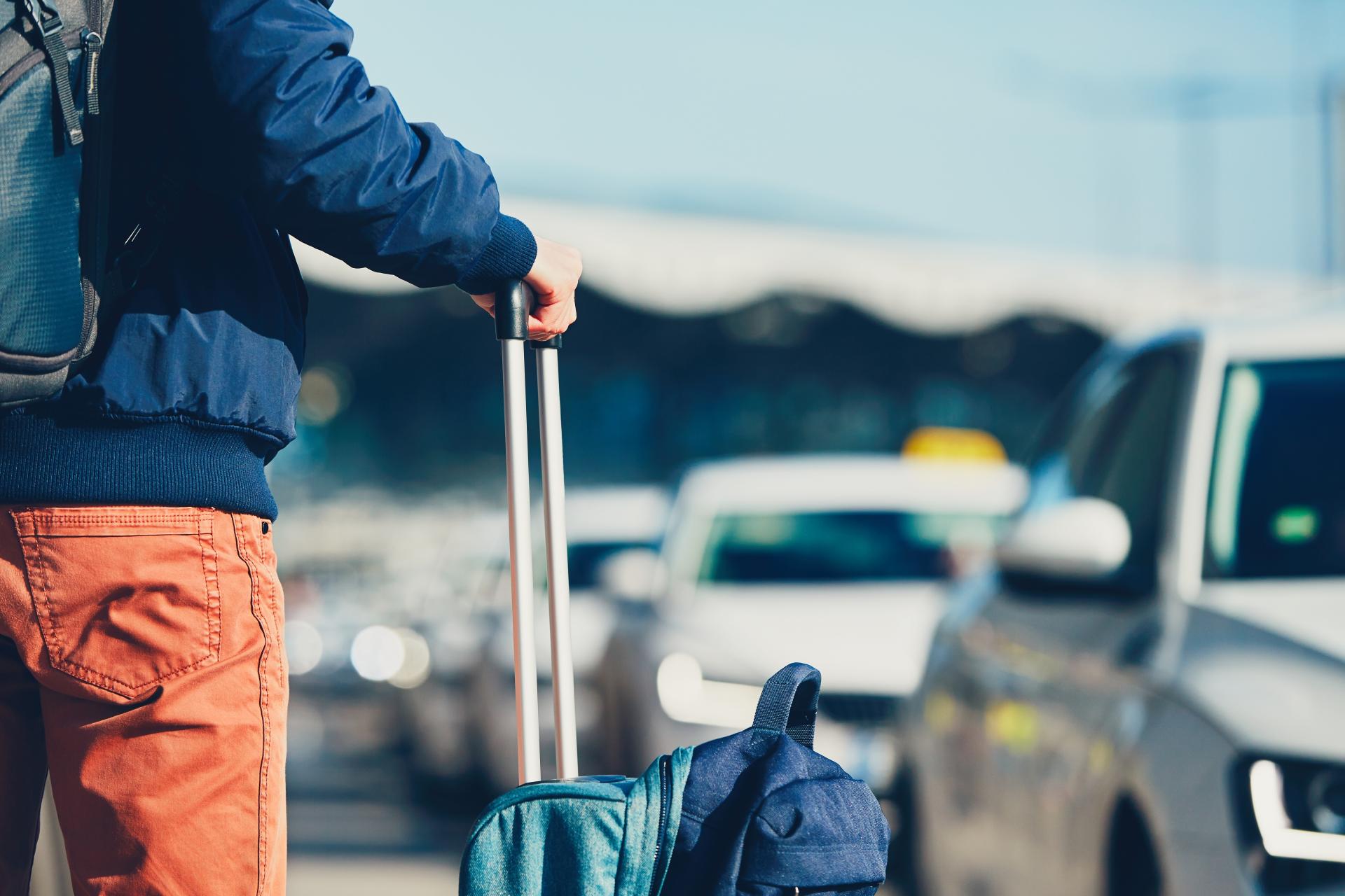 ¿Dónde encontrar taxi en Málaga a precios competitivos? Taxi Aeropuerto de Málaga Traslado Charly 24 Horas
