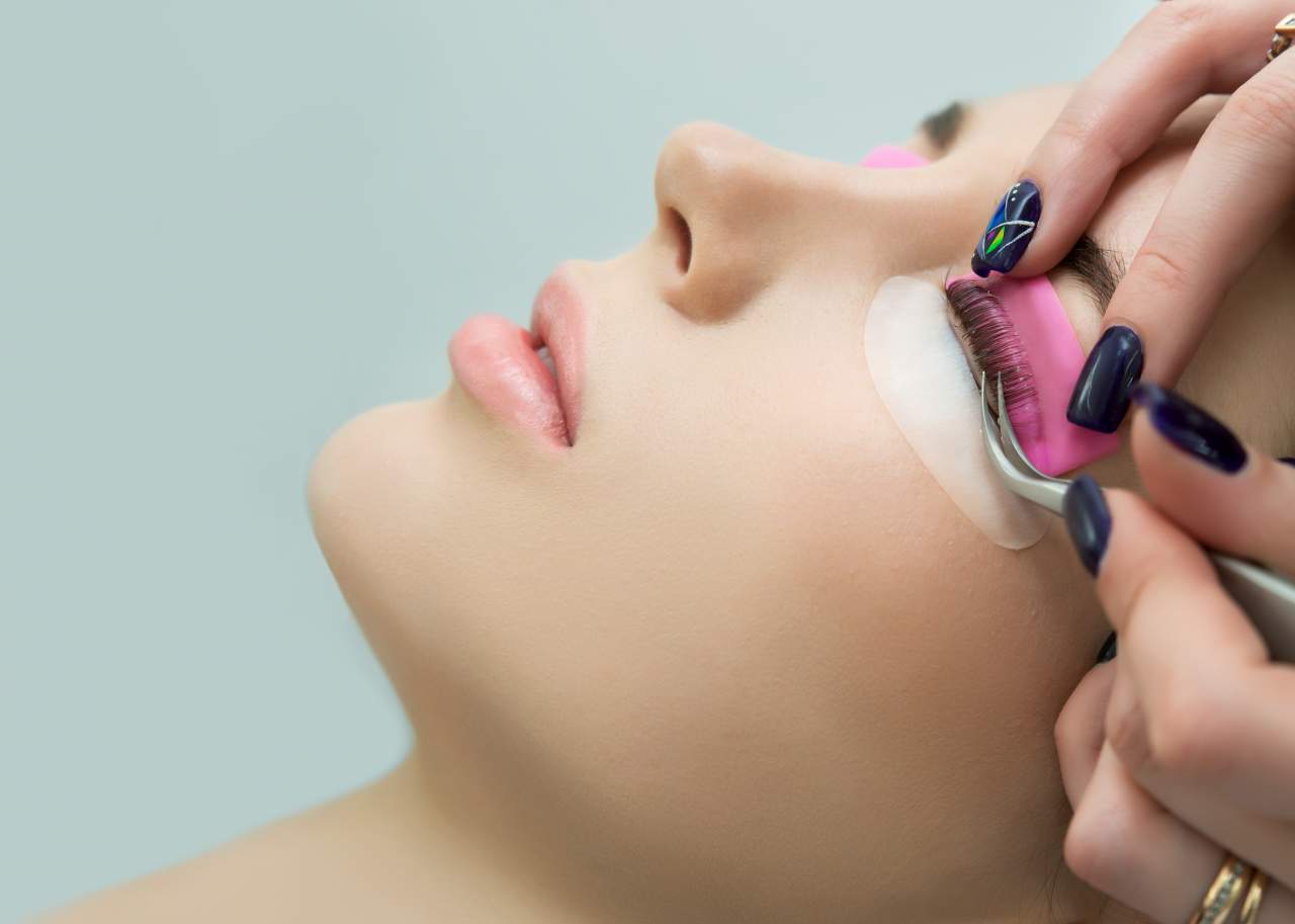 Lash bomb se convierte en la tendencia del lifting de pestañas por la Boutique de la Belleza