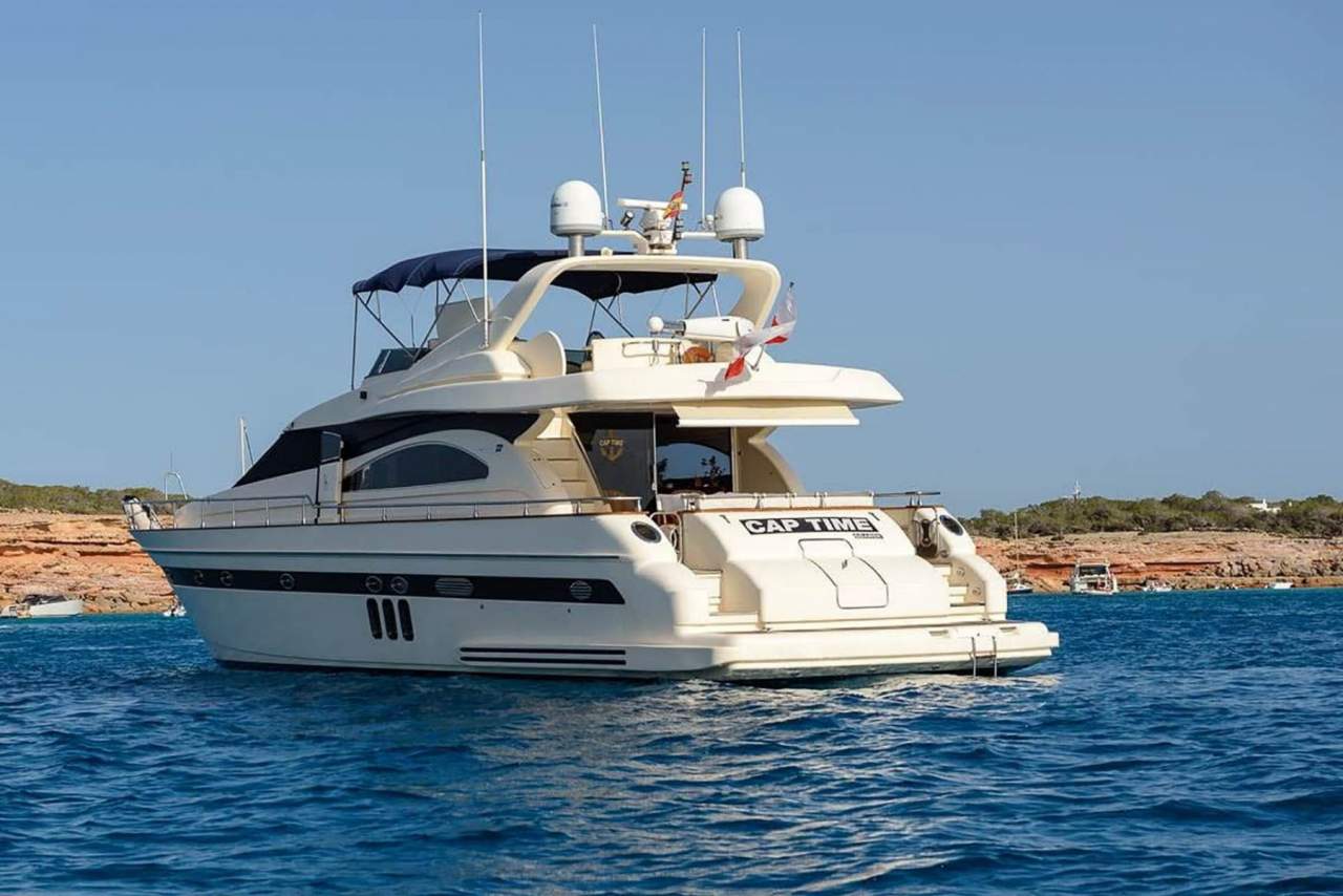 Dónde y cómo alquilar un barco en Alicante con la empresa Sur la Mer, especializada en alquiler de embarcaciones