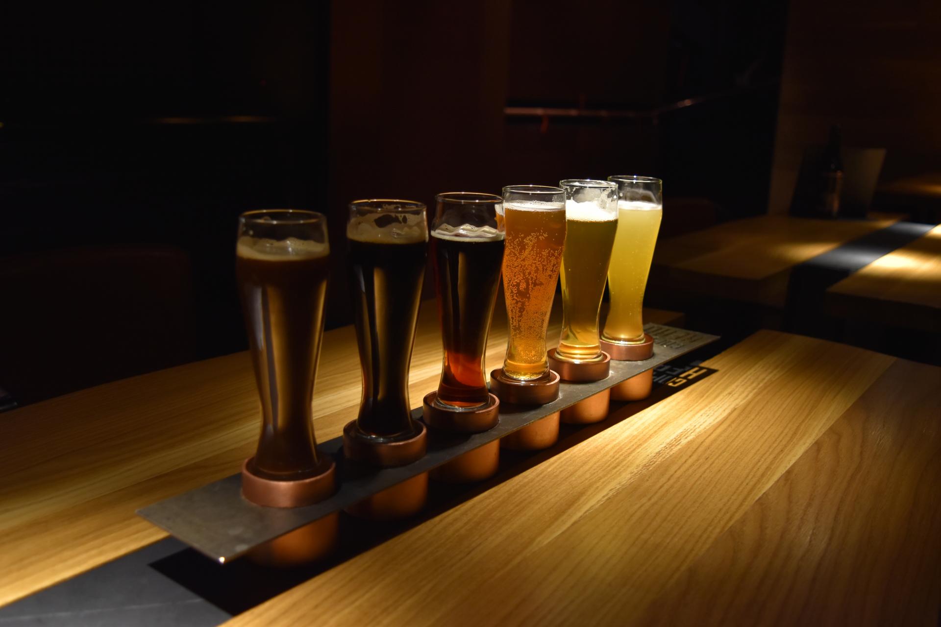 Los clientes se enamoran del sabor de la cerveza 12-70