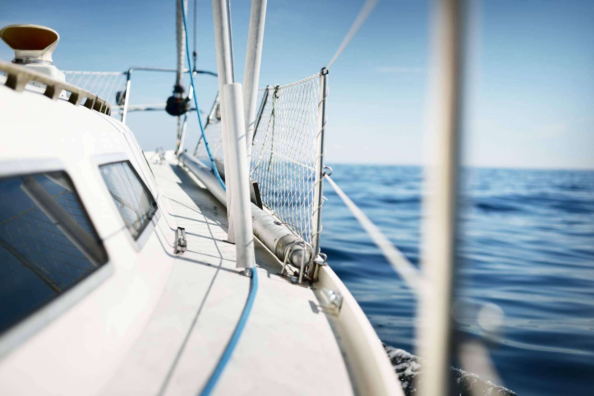 Disfrutar de un idílico paseo en barco en Granada con Alboran Charters