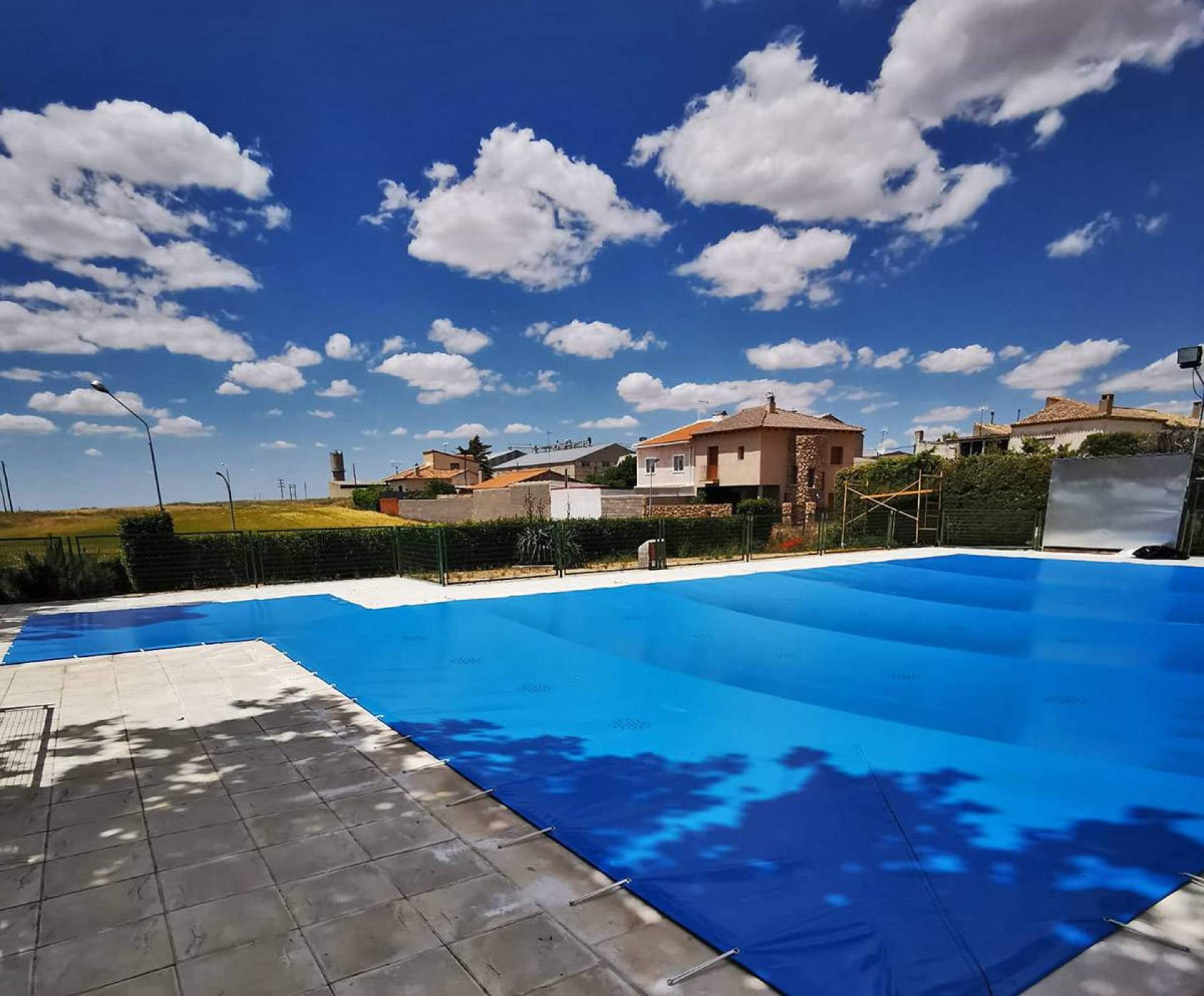 Cobertores para piscinas para cada estación del año en Toldos Picasso