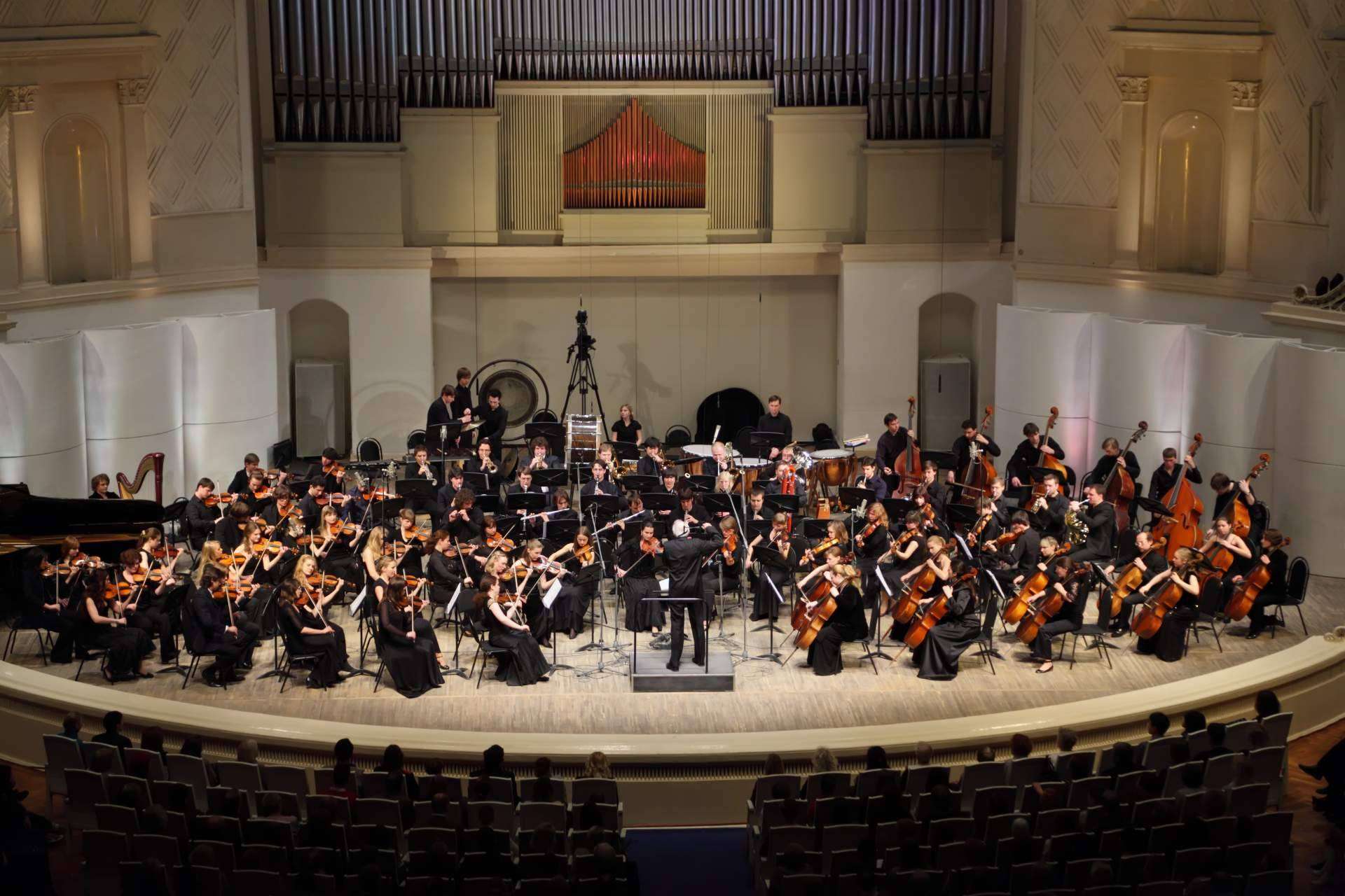 Presenciar el espectáculo de la Orquesta Filarmónica de Viena de Fin de Año con la agencia Fra Diavolo