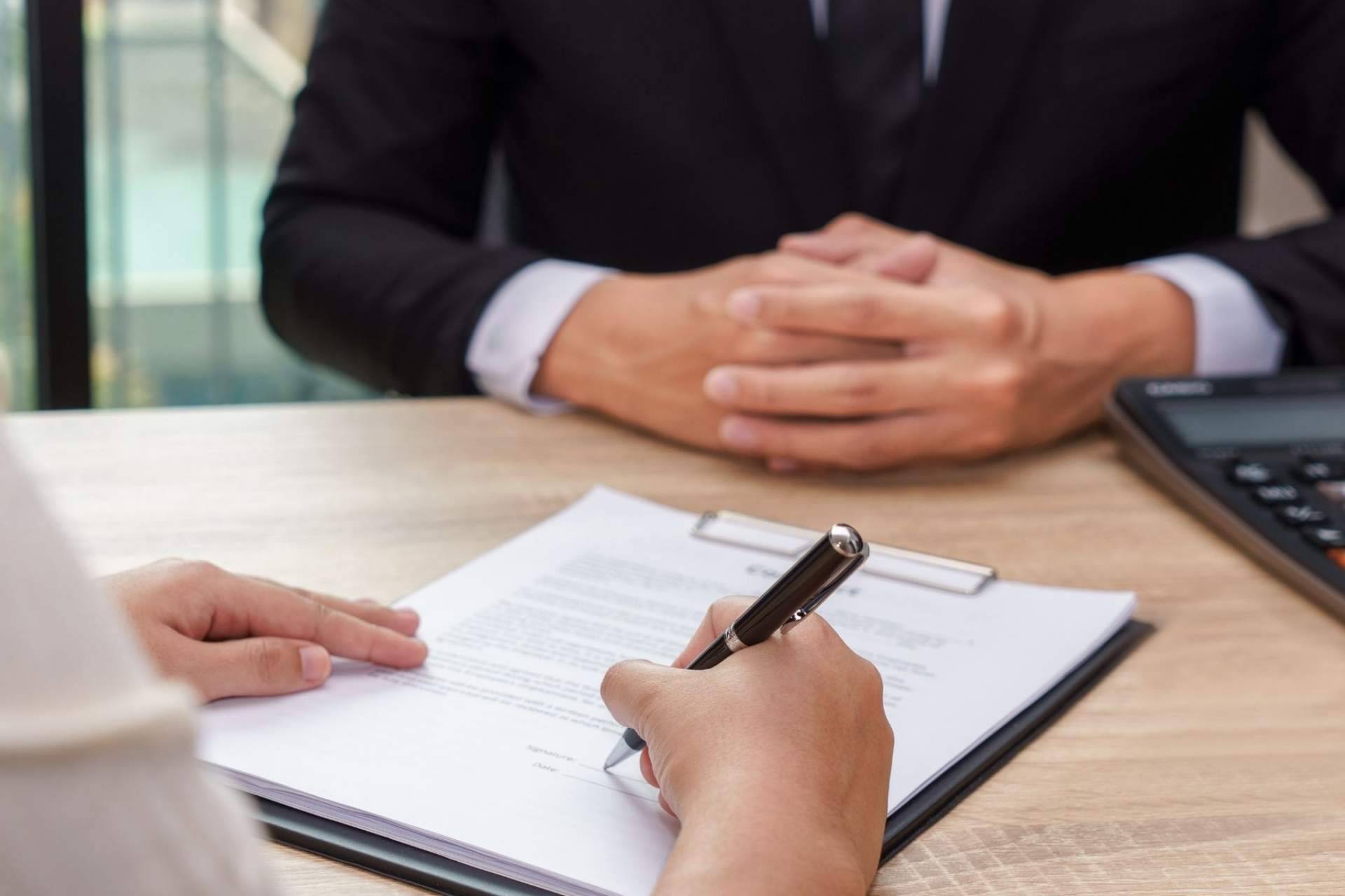 Defendo Abogados son expertos en Derecho Bancario y los aliados de confianza en ejecuciones hipotecarias y negociaciones de deudas con los bancos