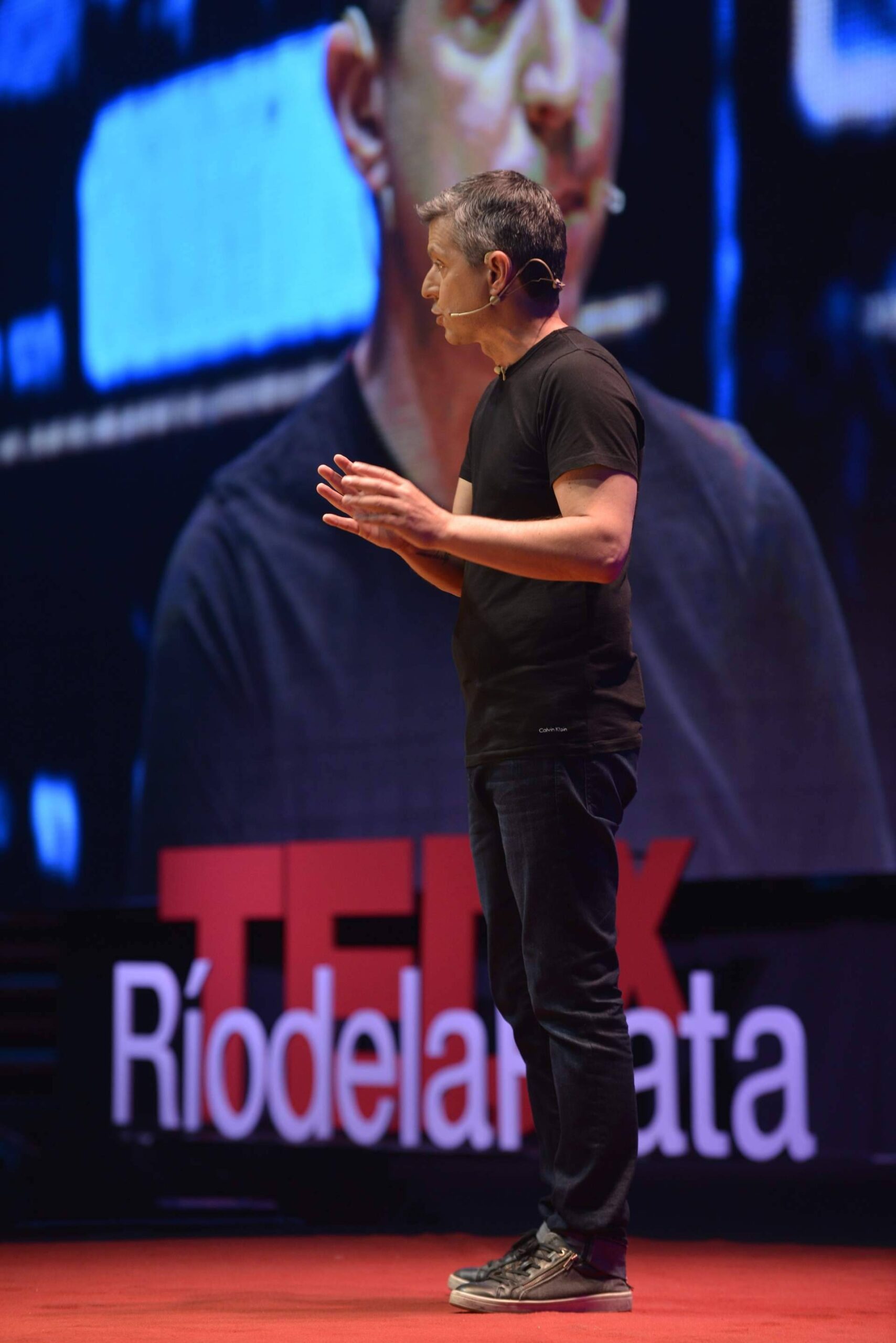 El poder del interés compuesto no está en finanzas sino en aprendizaje, networking y construcción del futuro: Leo Piccioli