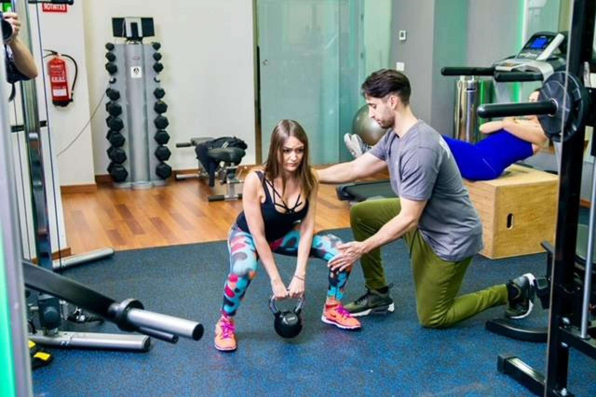 Los beneficios de contar con la ayuda de un buen entrenador personal que se adapte a las necesidades, por Rencoach