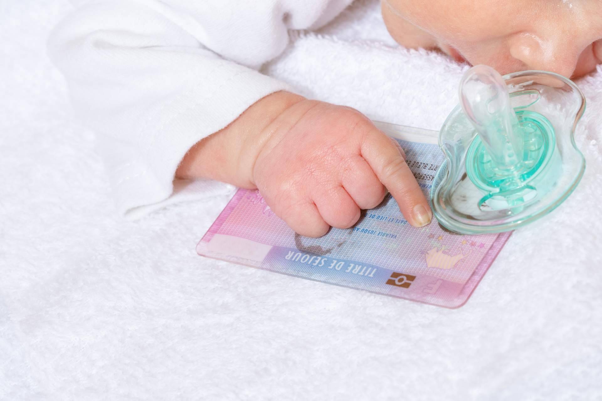 El permiso de residencia por hijo español: Migrow