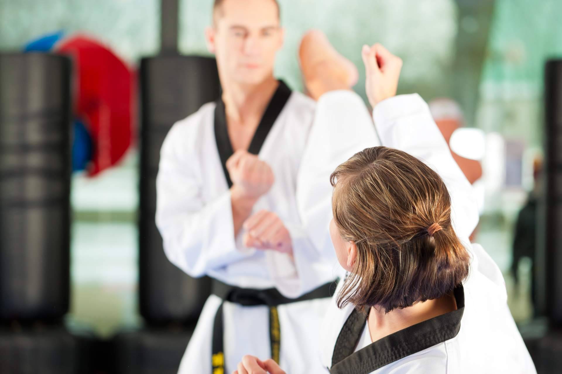 ¿Cómo aprender a actuar ante un ataque o agresión gracias a la formación de defensa personal de la Escuela de Artes Marciales Mugendo Vallcarca?