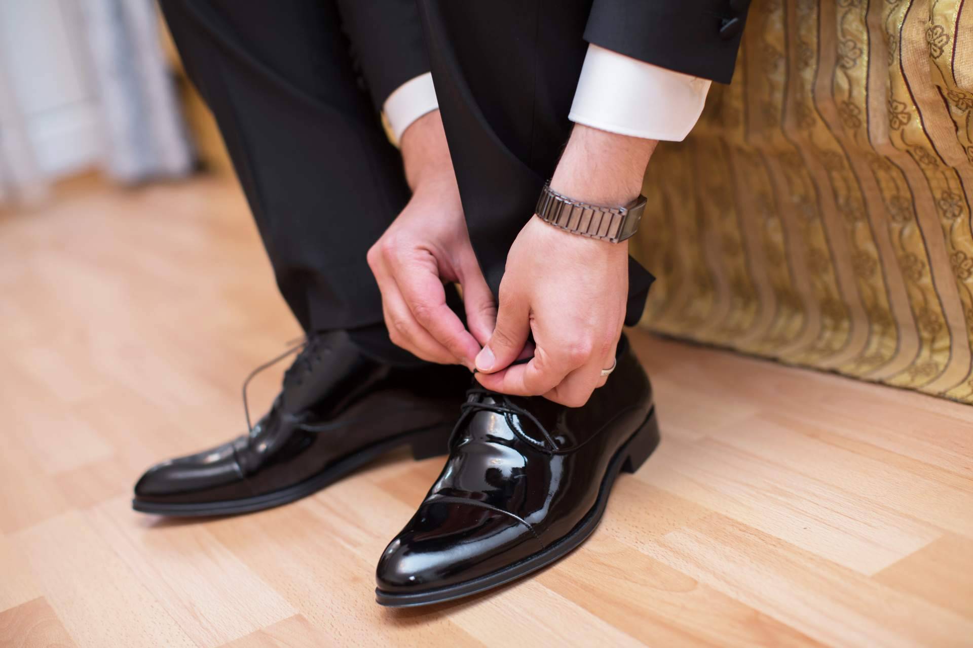 El dedicado proceso de la confección artesanal de zapatos, por el maestro Ortiz & Reed