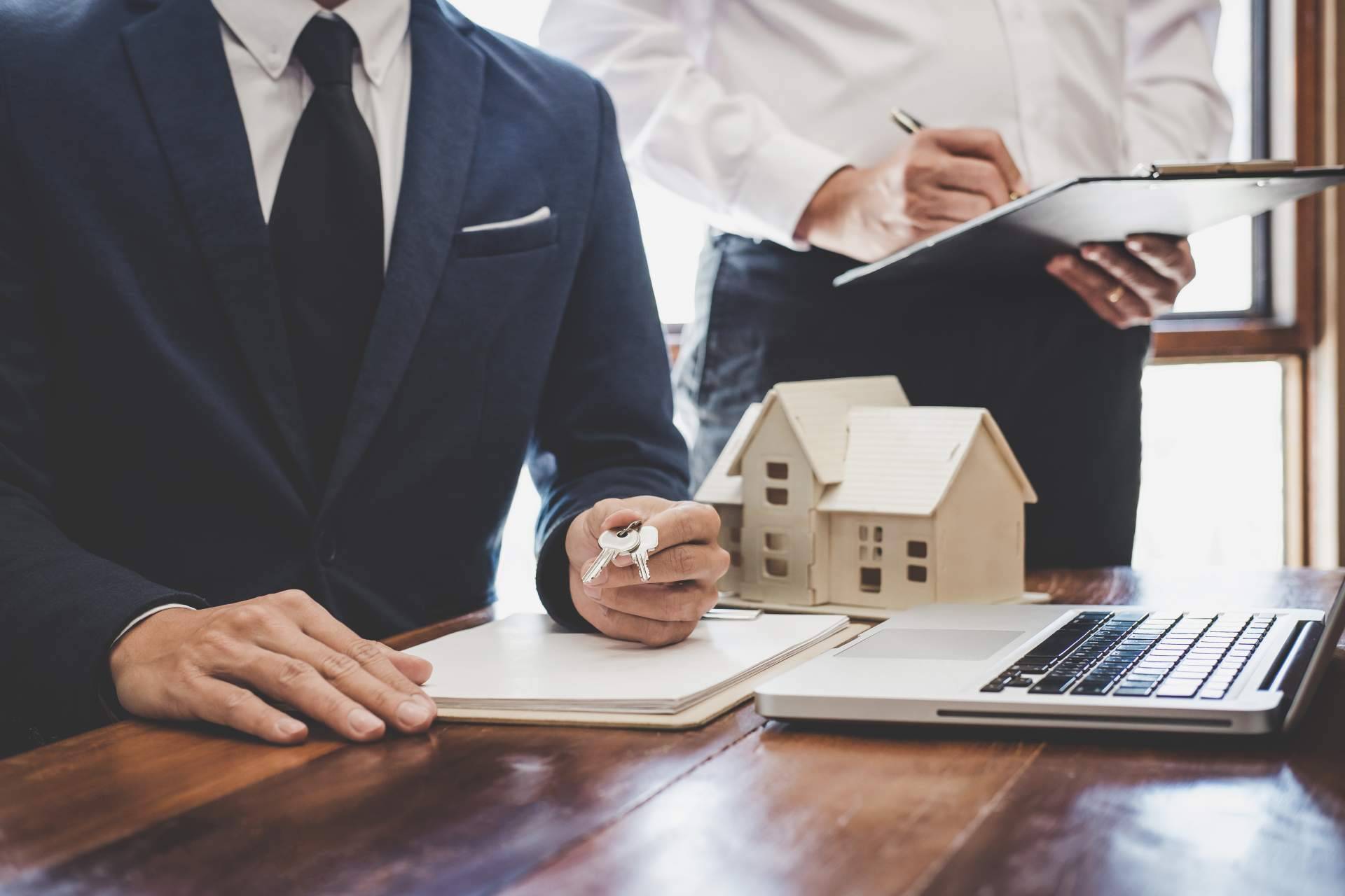 The Lion Brokers: ¿Por qué contratar a un bróker hipotecario?