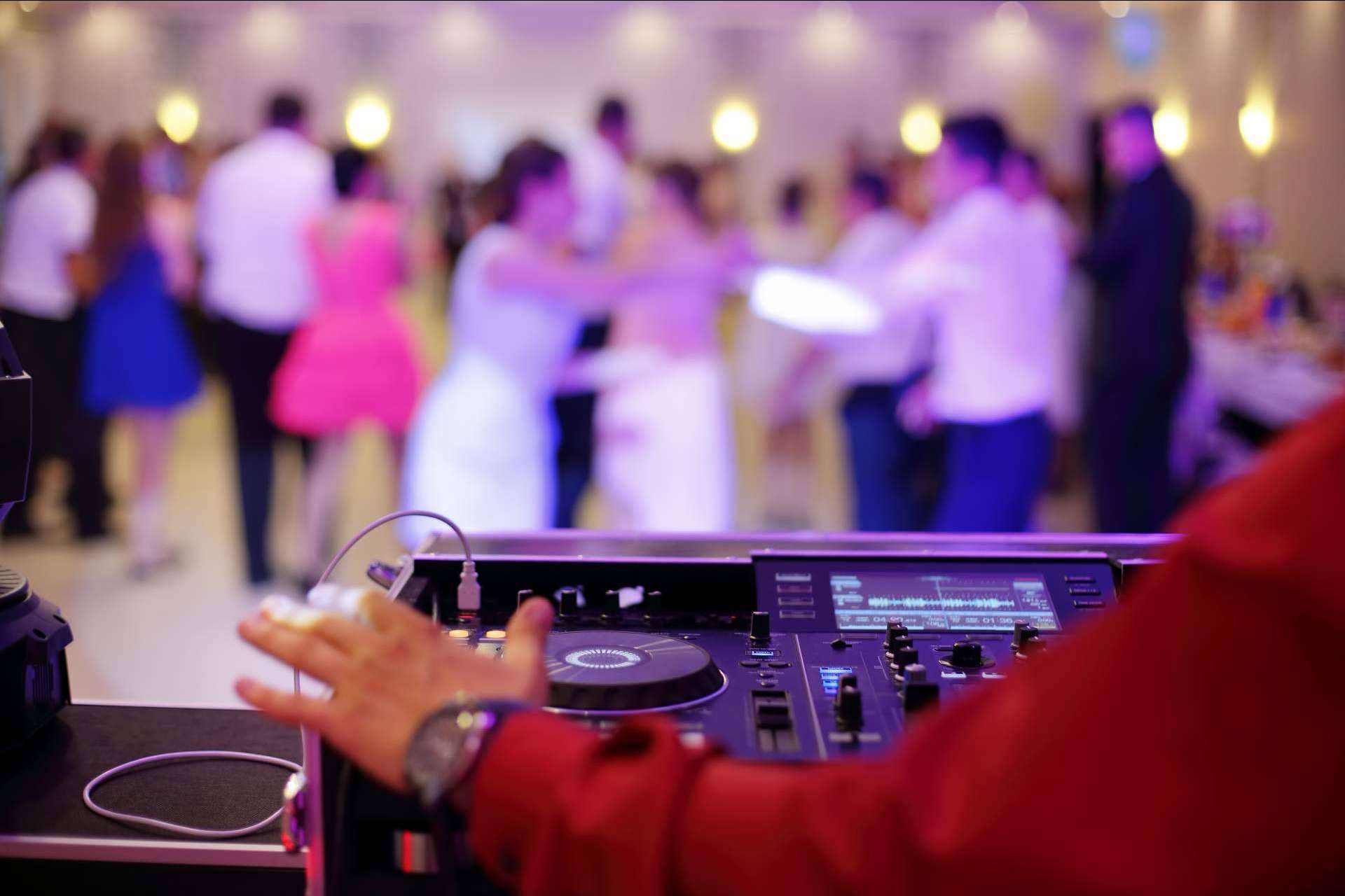 Encontrar la música y DJ perfectos con Iñaki Musik