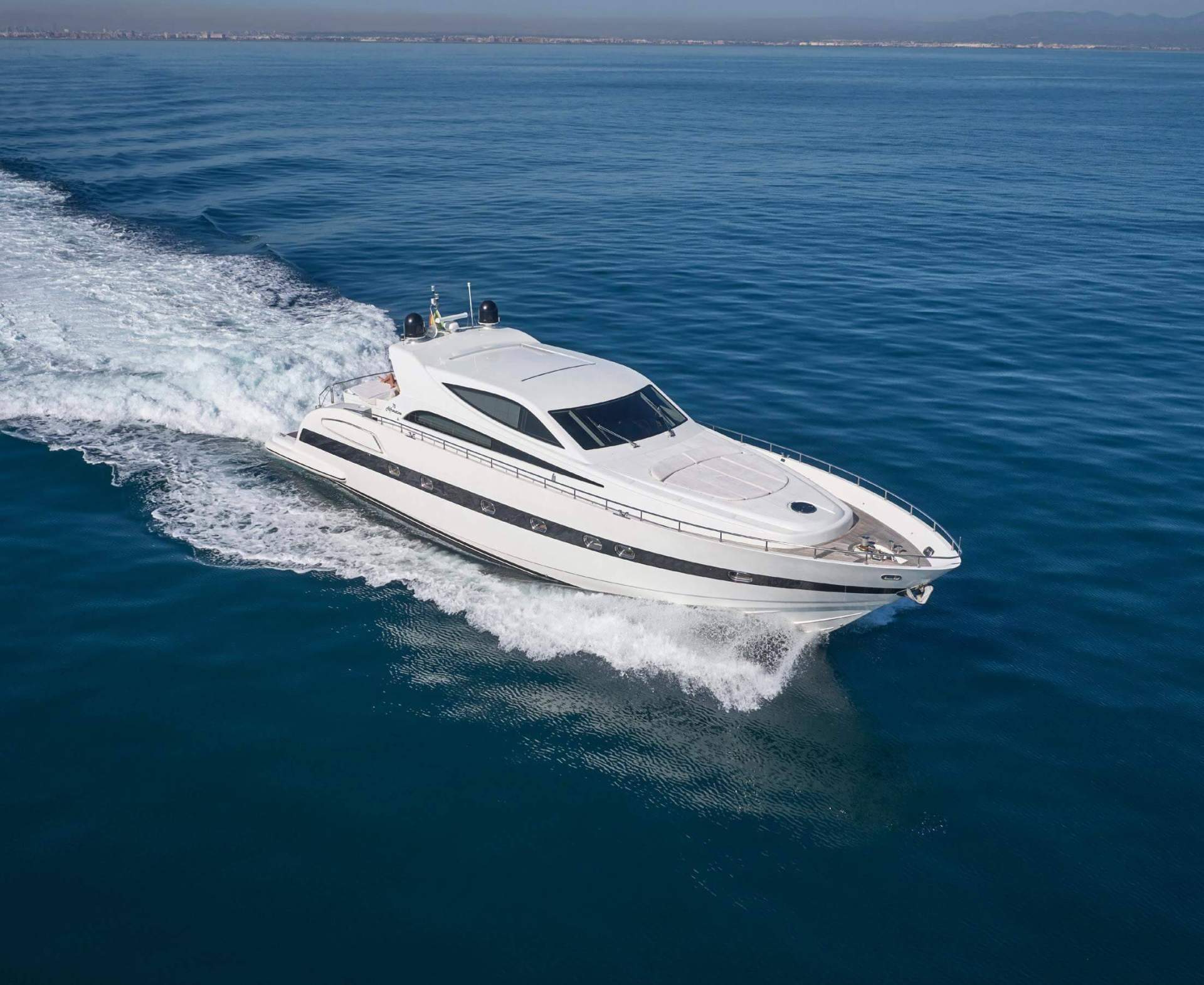 Alquiler de yates en Ibiza con Ibiza Luxury Yachts
