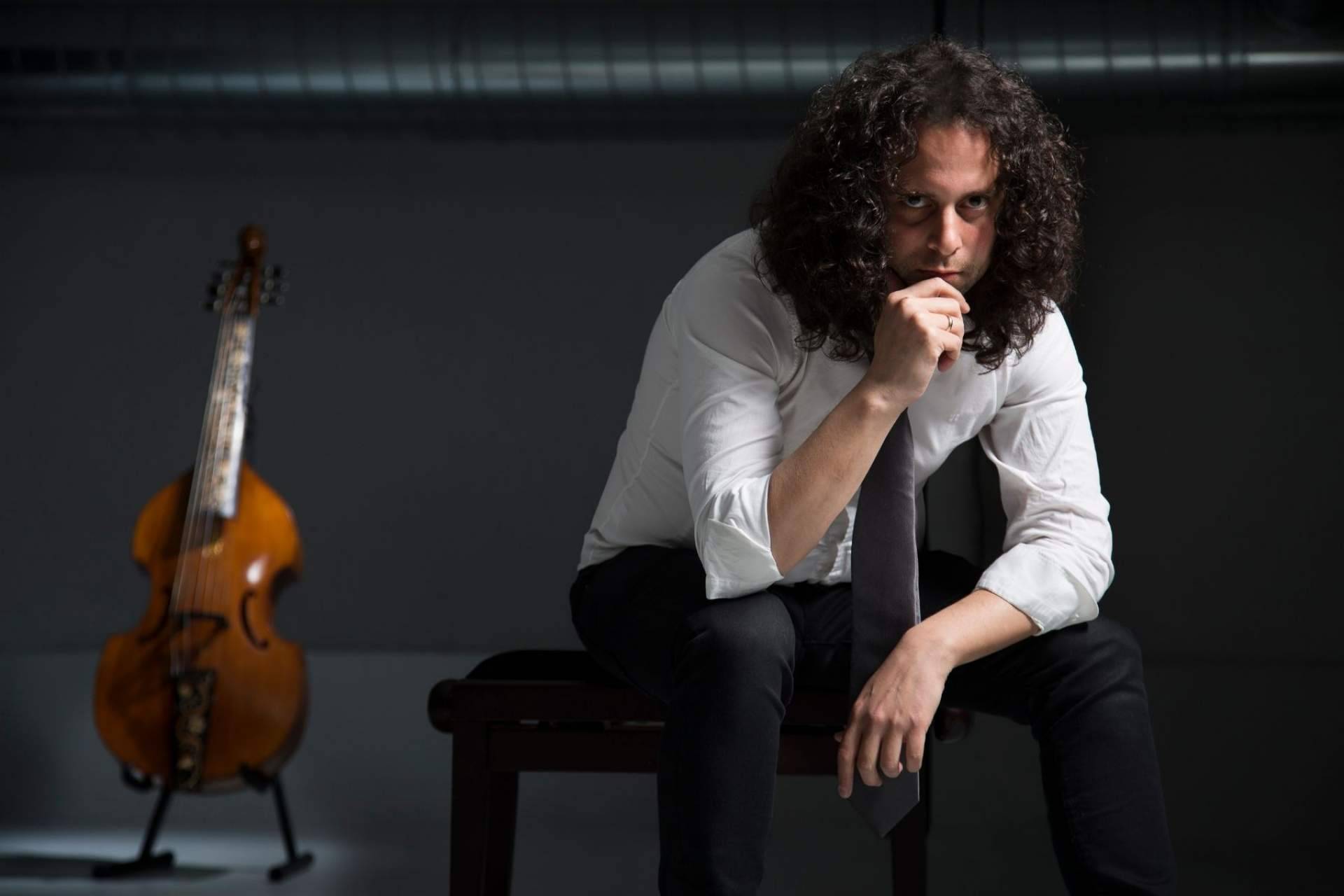 Los grandes referentes de la nueva generación de la música antigua española: el violagambista Fahmi Alqhai y Accademia del Piacere