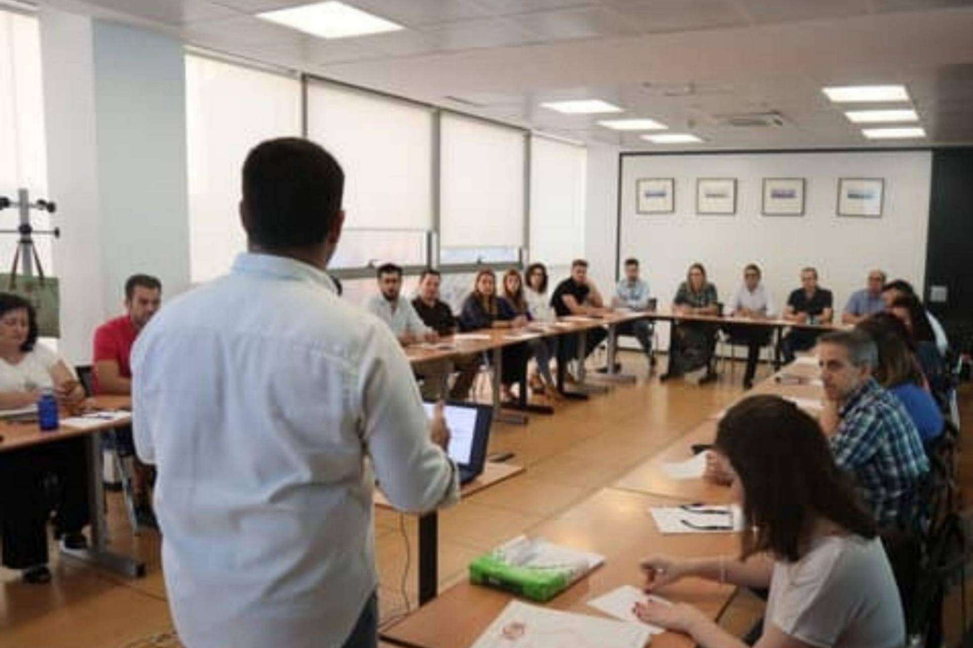 Neftalí García expone la importancia del embudo de ventas