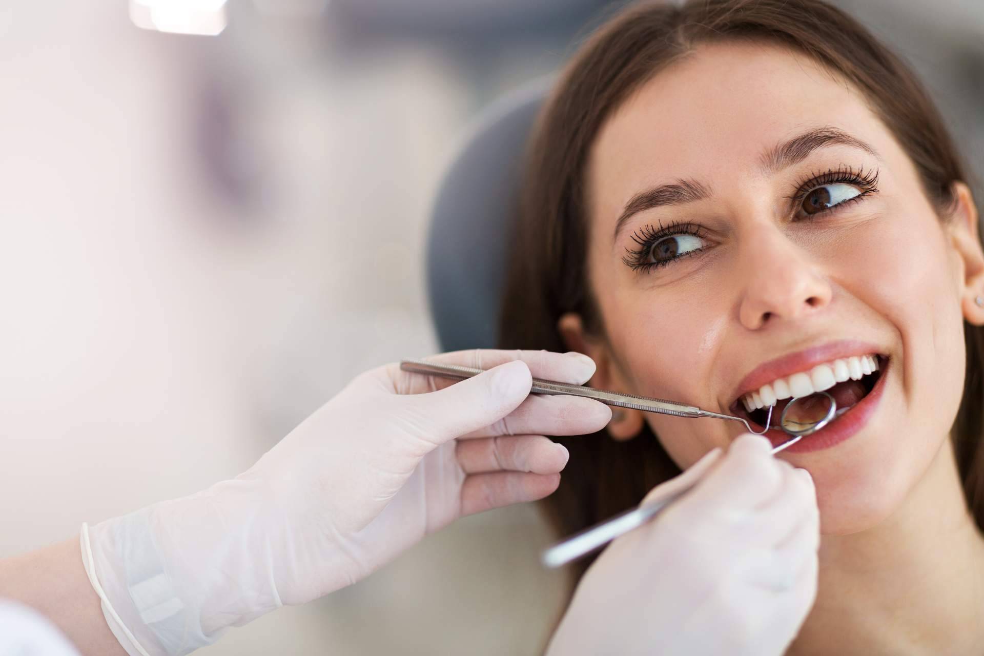 Opiniones sobre el centro situado en Sevilla: Clínica Dental Helident
