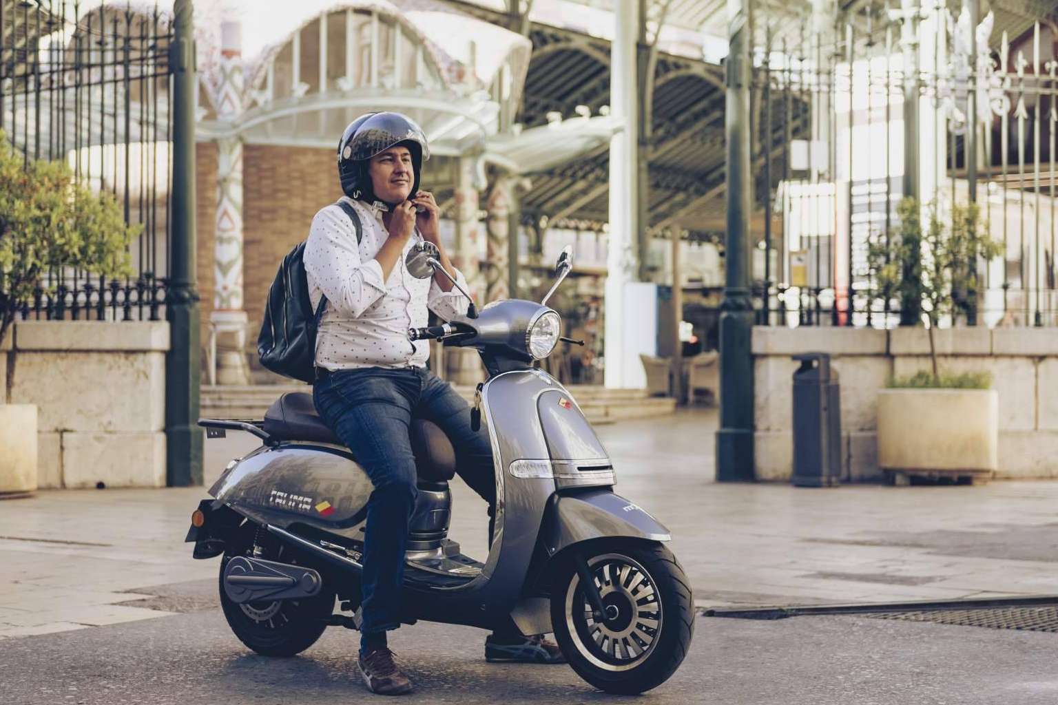 Los beneficios de desplazarse con las motos eléctricas de la empresa moty
