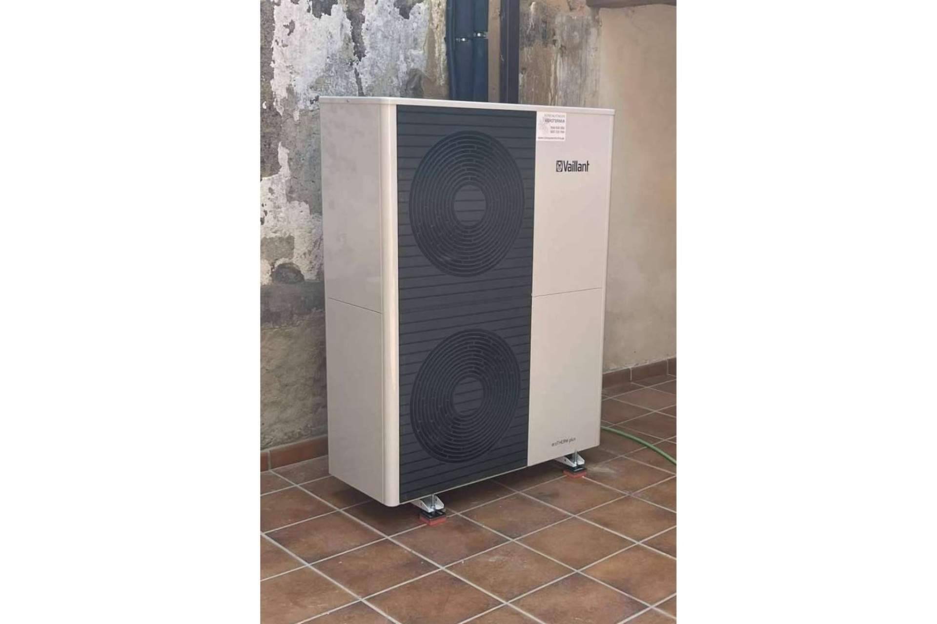 Clima y Aerotermia permite sustituir caldera antigua sin cambiar radiadores con el equipo Aerotermia Vaillant de R290