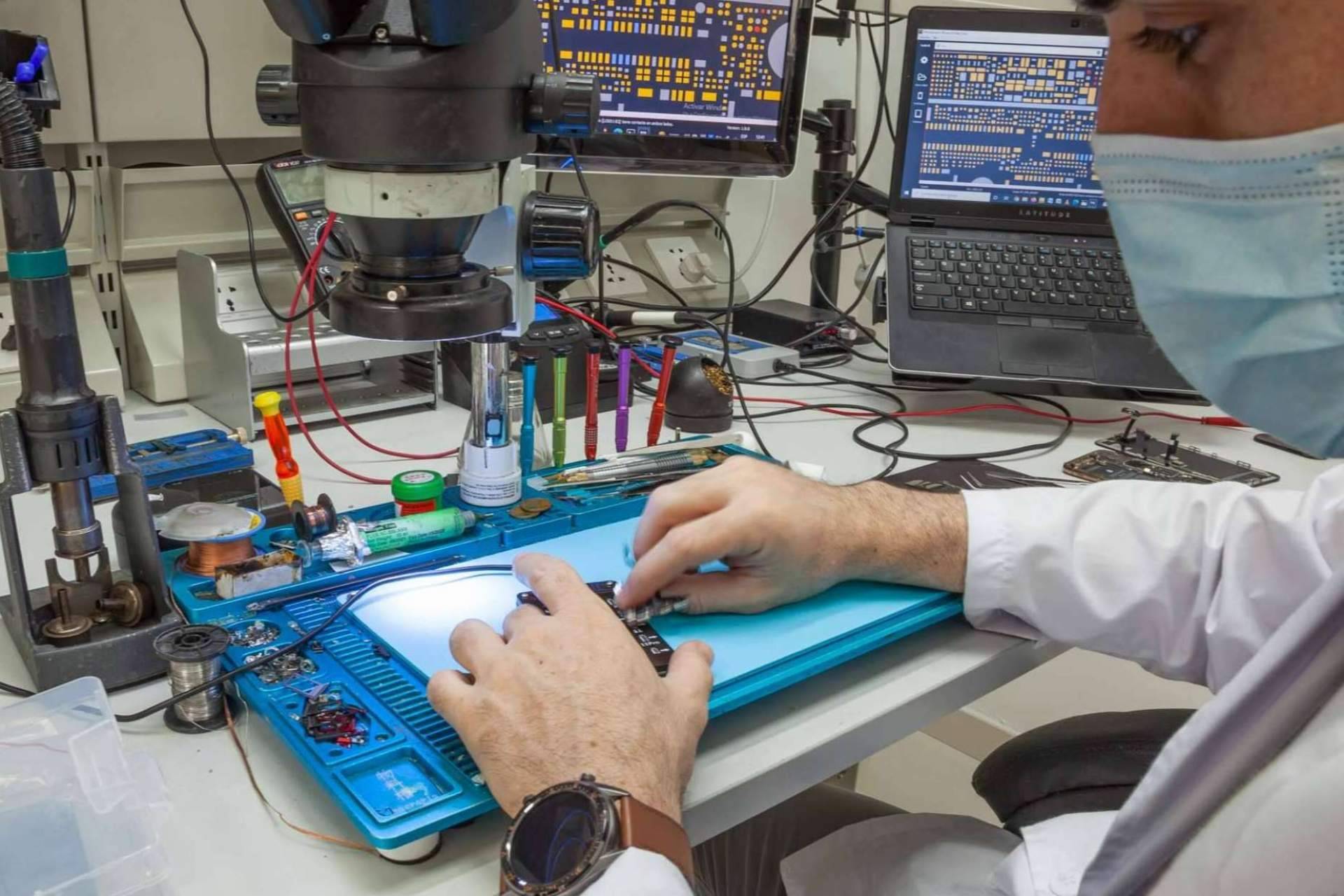 Reparaciones de iPhone con componentes de máxima calidad de la mano de AlexPhone