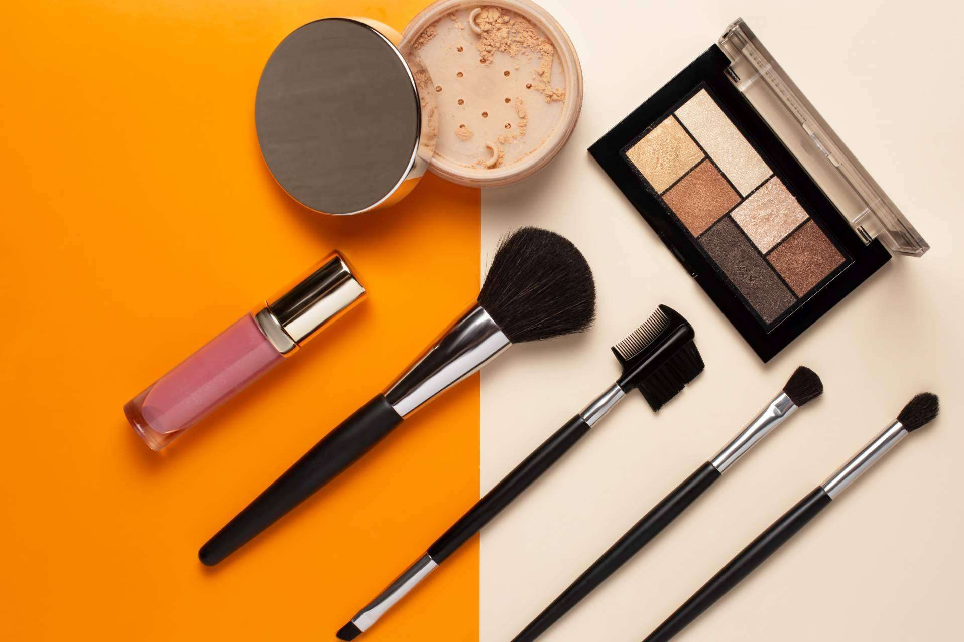 El amplio catálogo de cosmética tanto labial como para ojos de Tus Compras de Confianza