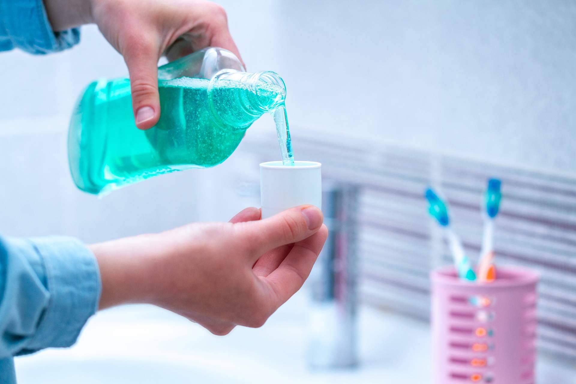 El enjuague bucal de aloe vera orgánico de Dr. Organic se vende en el Centro de Naturopatía y la Salud