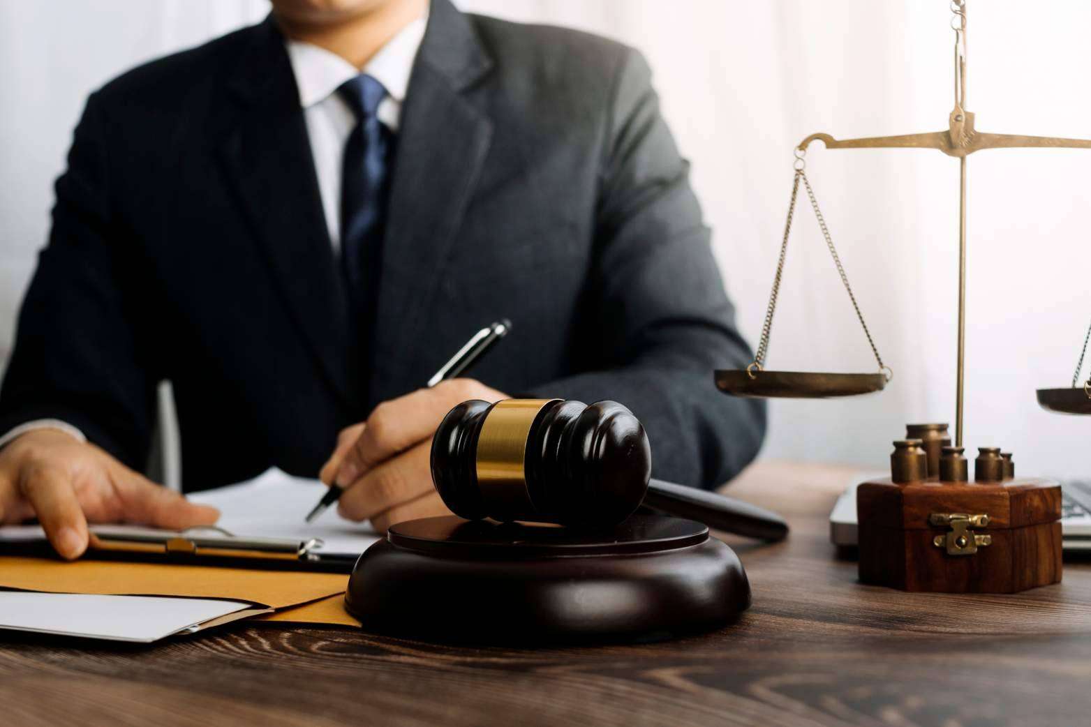 Llevar a cabo un concurso de acreedores con la asesoría del equipo de abogados y economistas de RR31416