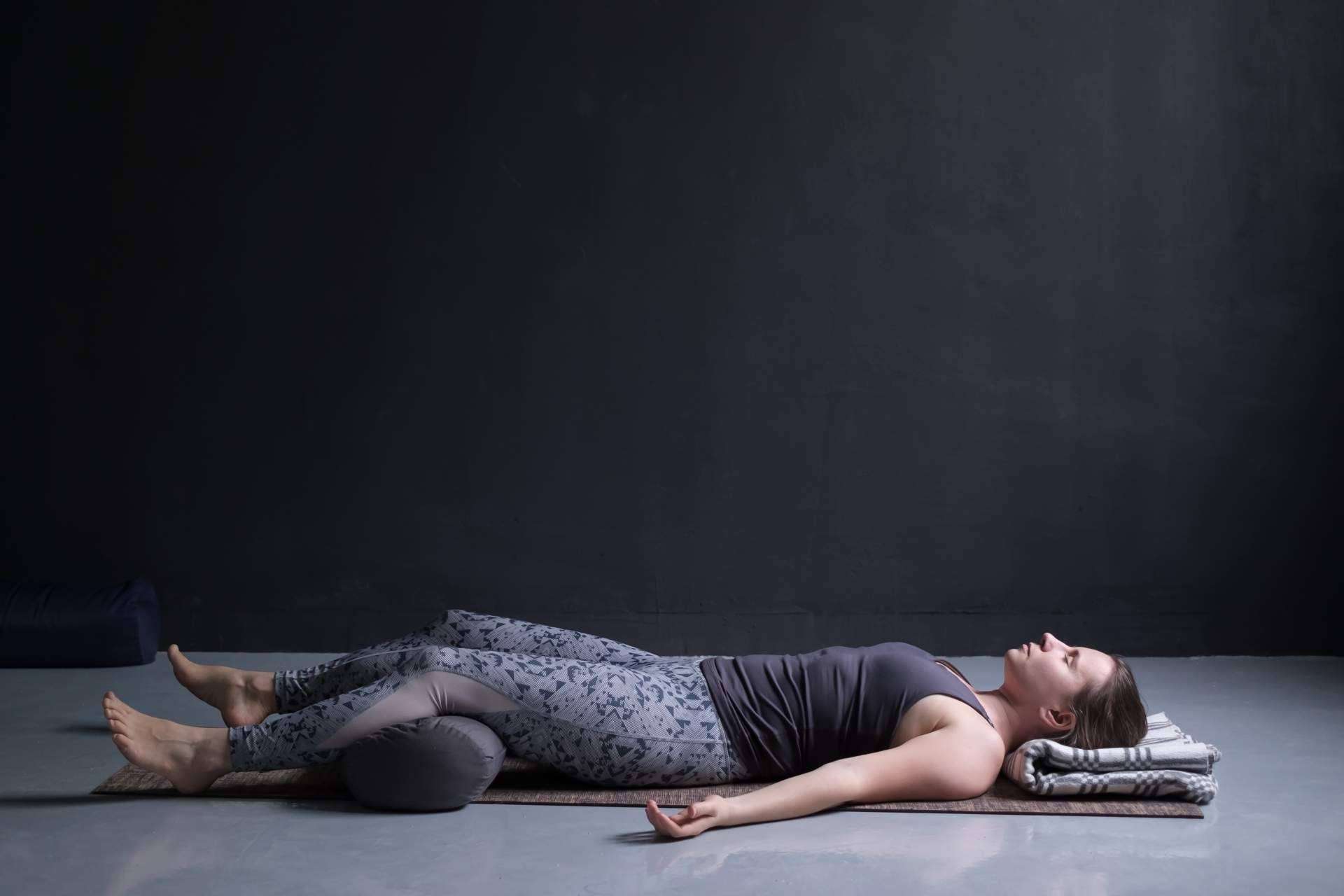 Las bases del yoga nidra y su contribución a la salud