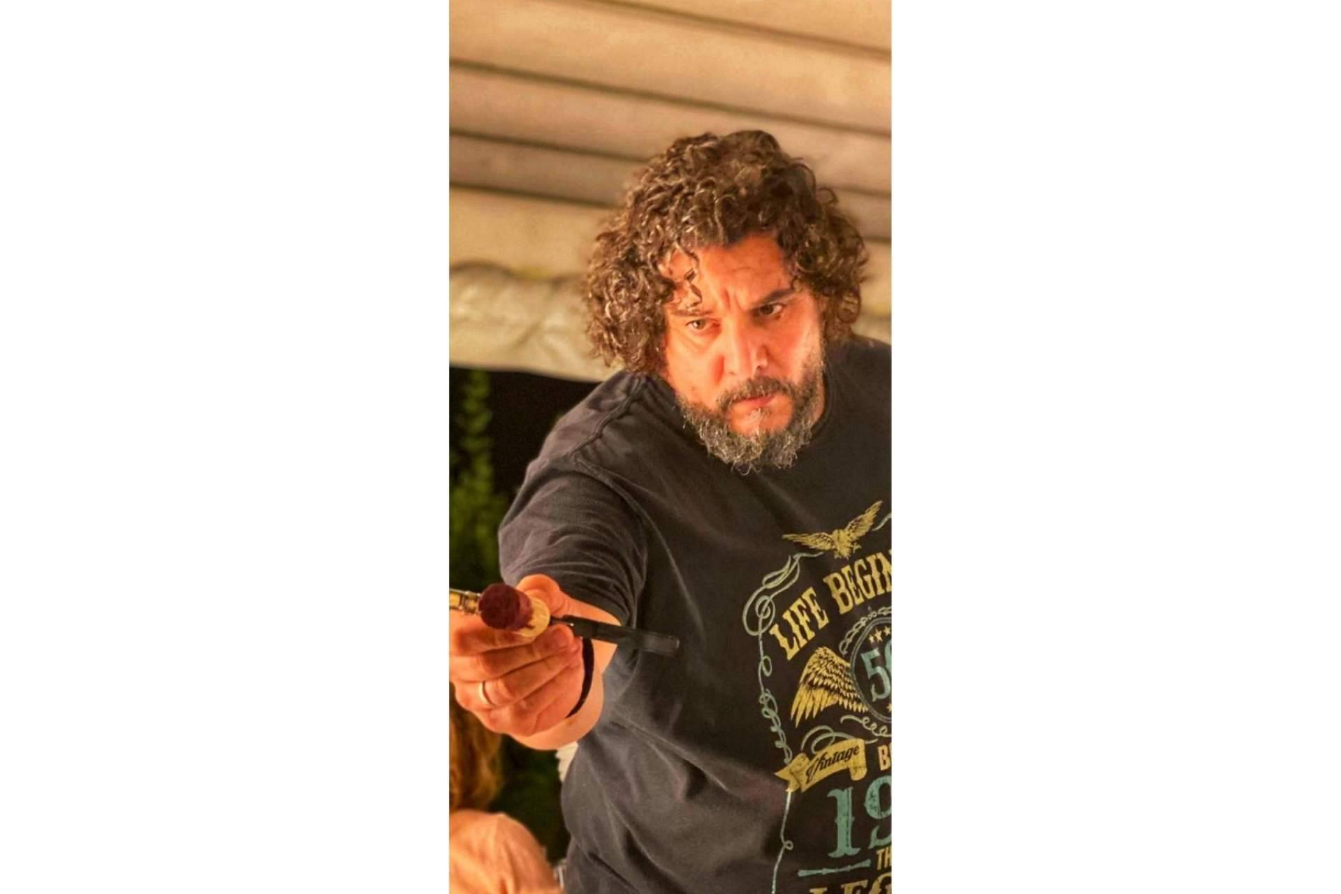El hombre que pasea las carnes y Taberna A de Lino, toda una referencia en carne y vino en Galicia