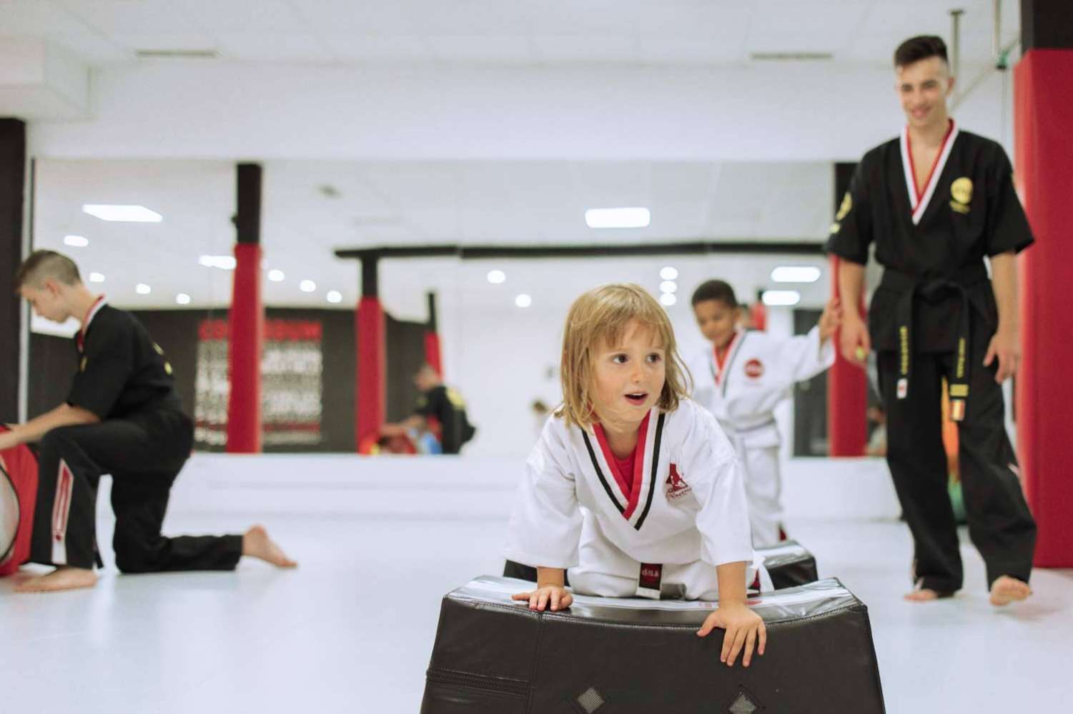 En la escuela de artes marciales Mugendo, los estudiantes pueden generar un óptimo desarrollo físico, mental y cognitivo