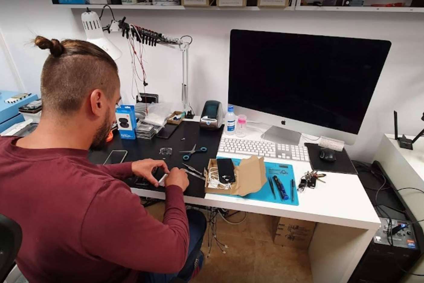 Calidad y variedad de repuestos en la reparación de móviles y otros electrónicos en Gandía de la mano de Arréglatelo