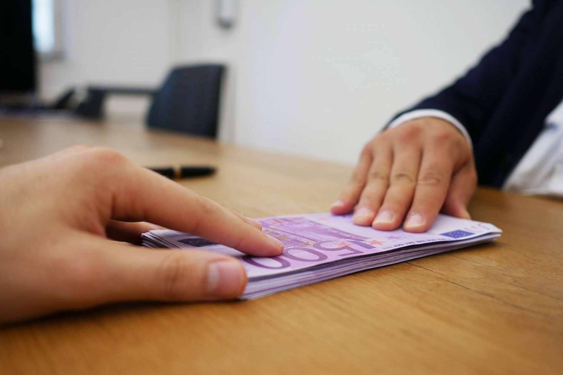 Losmejoresprestamos asesora a sus clientes para poder acceder a una cuenta sin comisiones