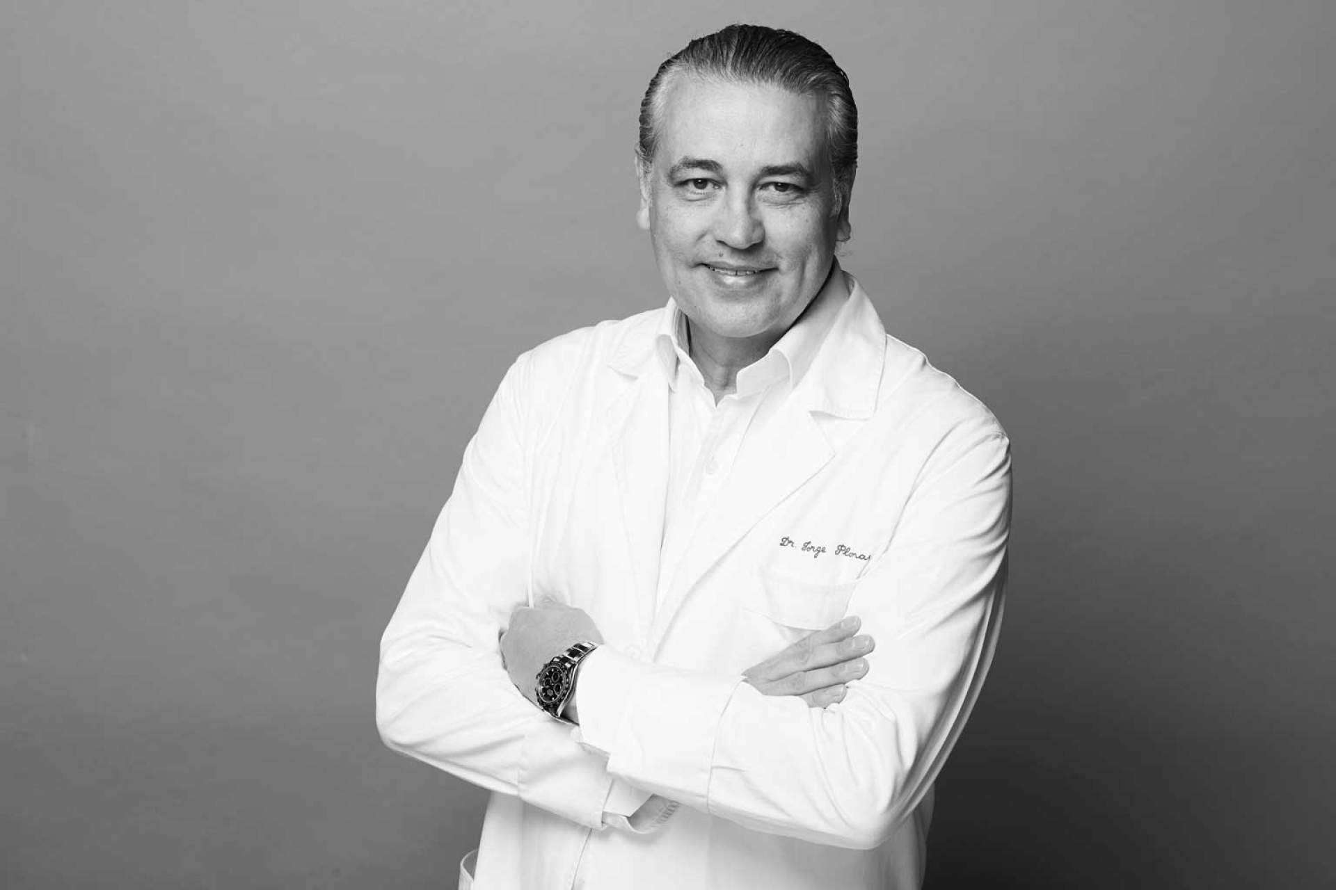 El Dr. Jorge Planas ofrece una alternativa a la rinoplastia tradicional que permite una mejor recuperación al paciente a través de la rinoplastia ultrasónica