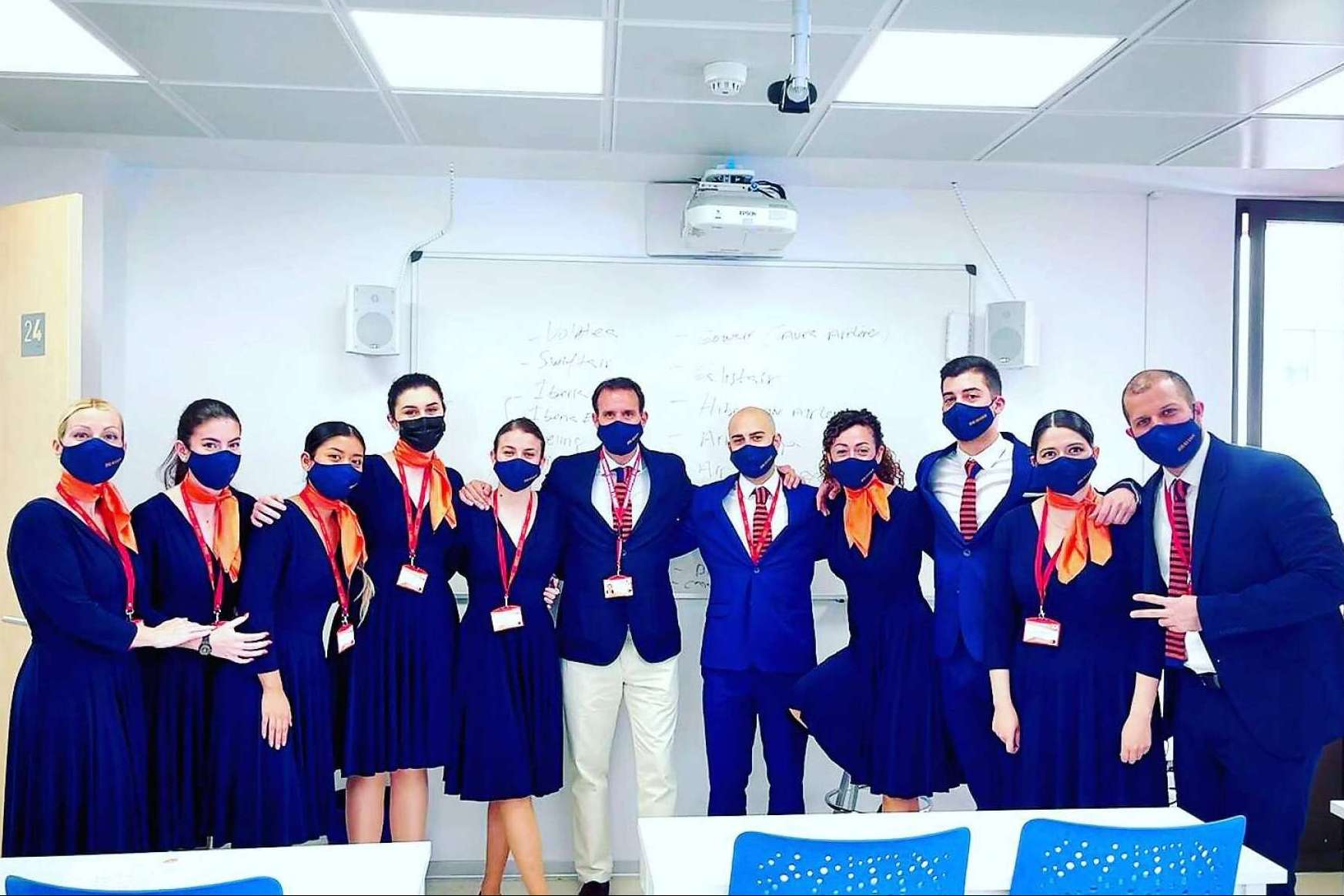 ¿Cómo convertirse en auxiliar de vuelo? Formación en Gijón de la mano de BRAVO19