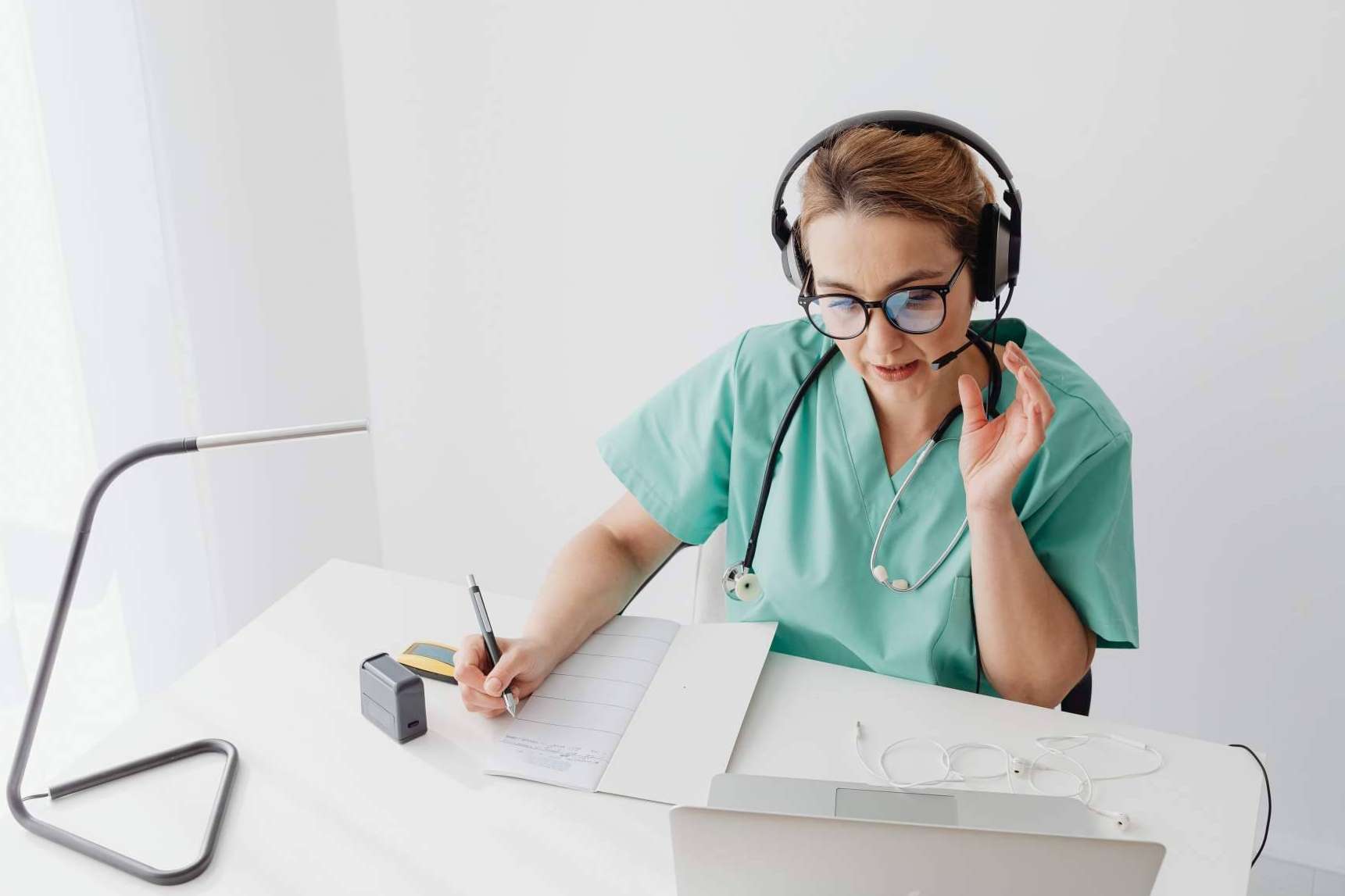 Elba Trad ofrece un servicio de traducciones médicas en más de 260 idiomas
