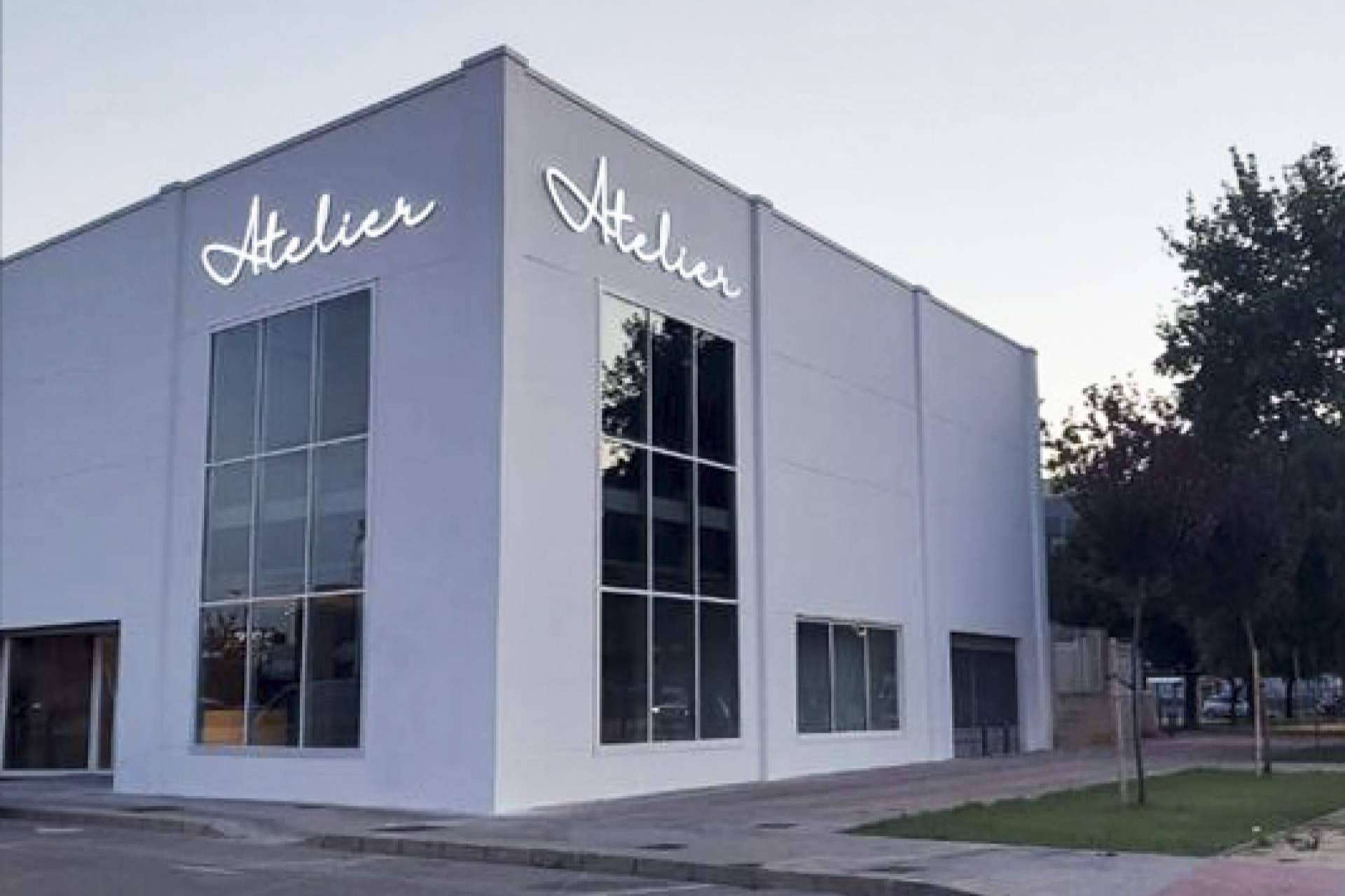 Atelier de Bodas abre nueva sede, taller central y centro logístico en Barcelona