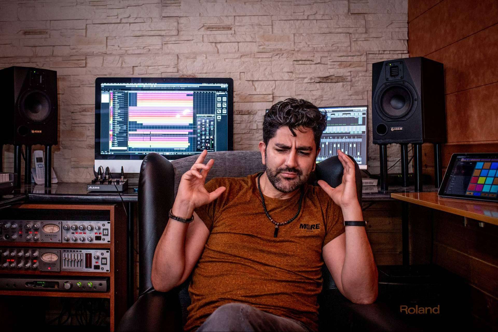 Entre las opciones que permiten vivir de la música se encuentra Aprender Producción Musical