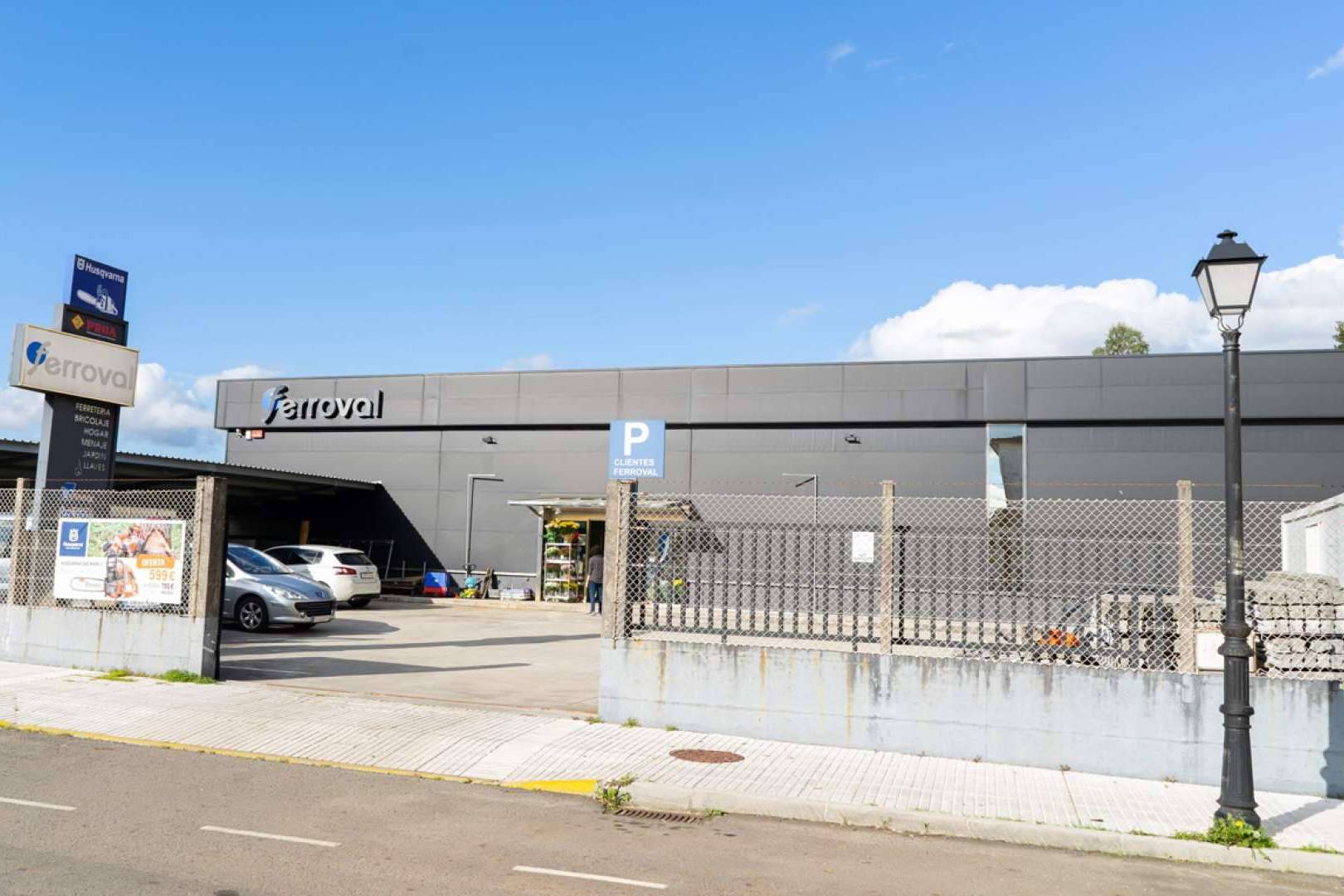 Ferroval cuenta con una amplia variedad en ferretería y maquinaria, disponible desde Galicia para toda España