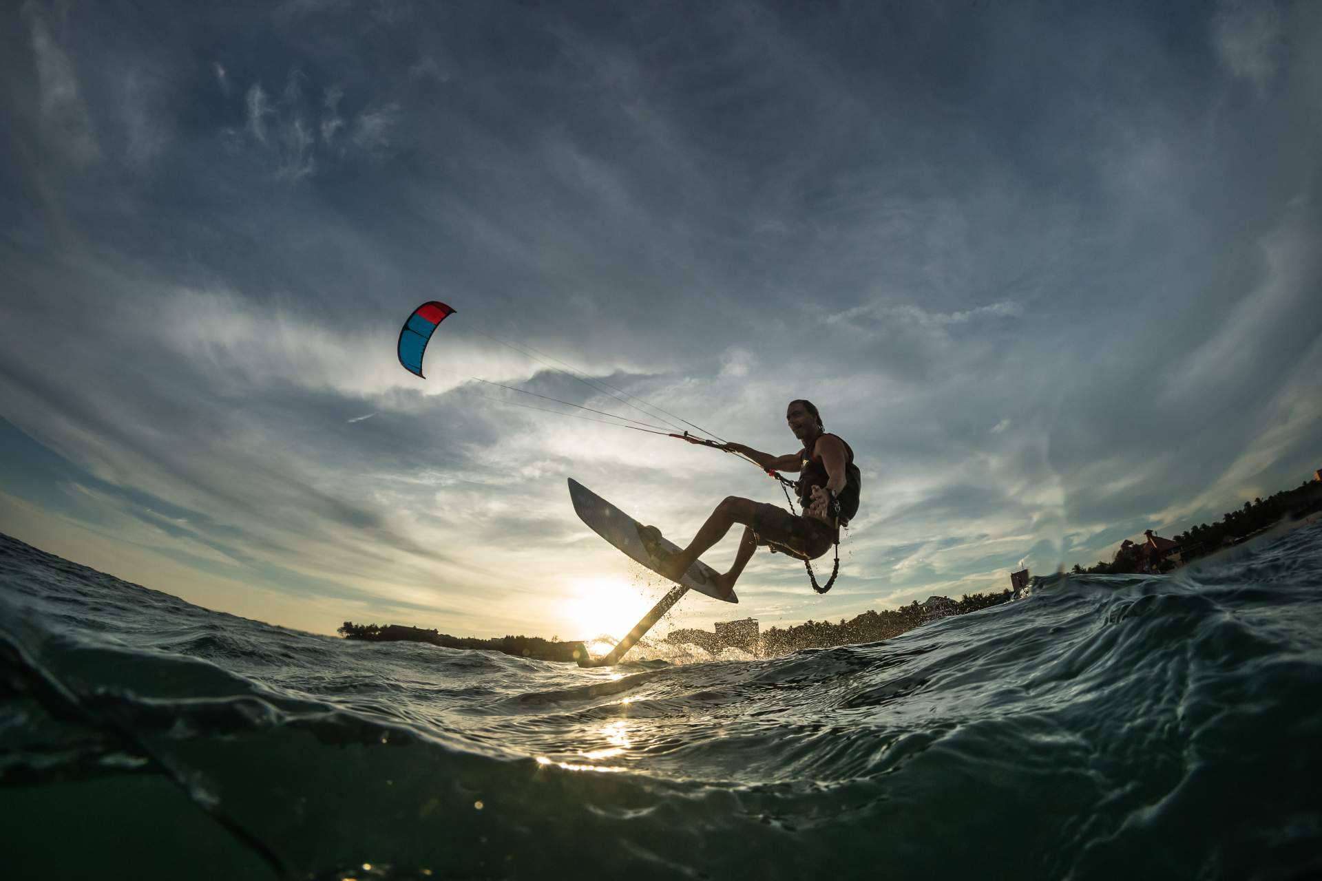 El curso kitesurf para principiantes de 3 Sixty Kite School incluye todo lo que se necesita para iniciarse en esta disciplina