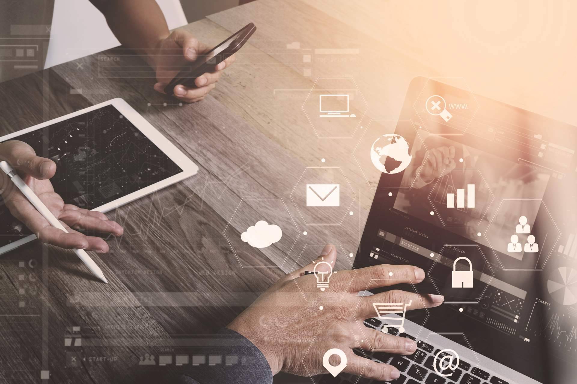 Gracias a sus servicios de marketing digital, la joven empresa MarketBoom innova en Sabadell
